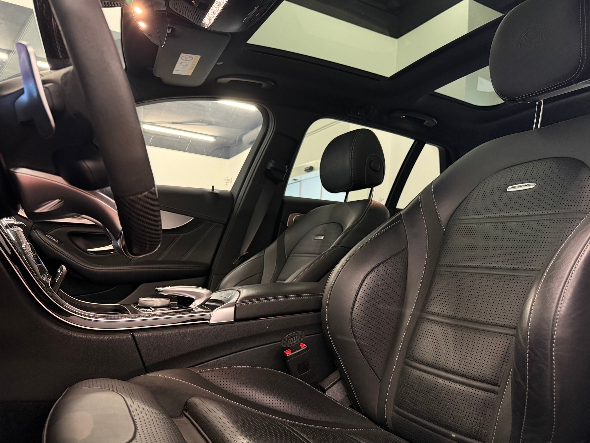 MERCEDES-BENZ C 63 S AMG-image-19