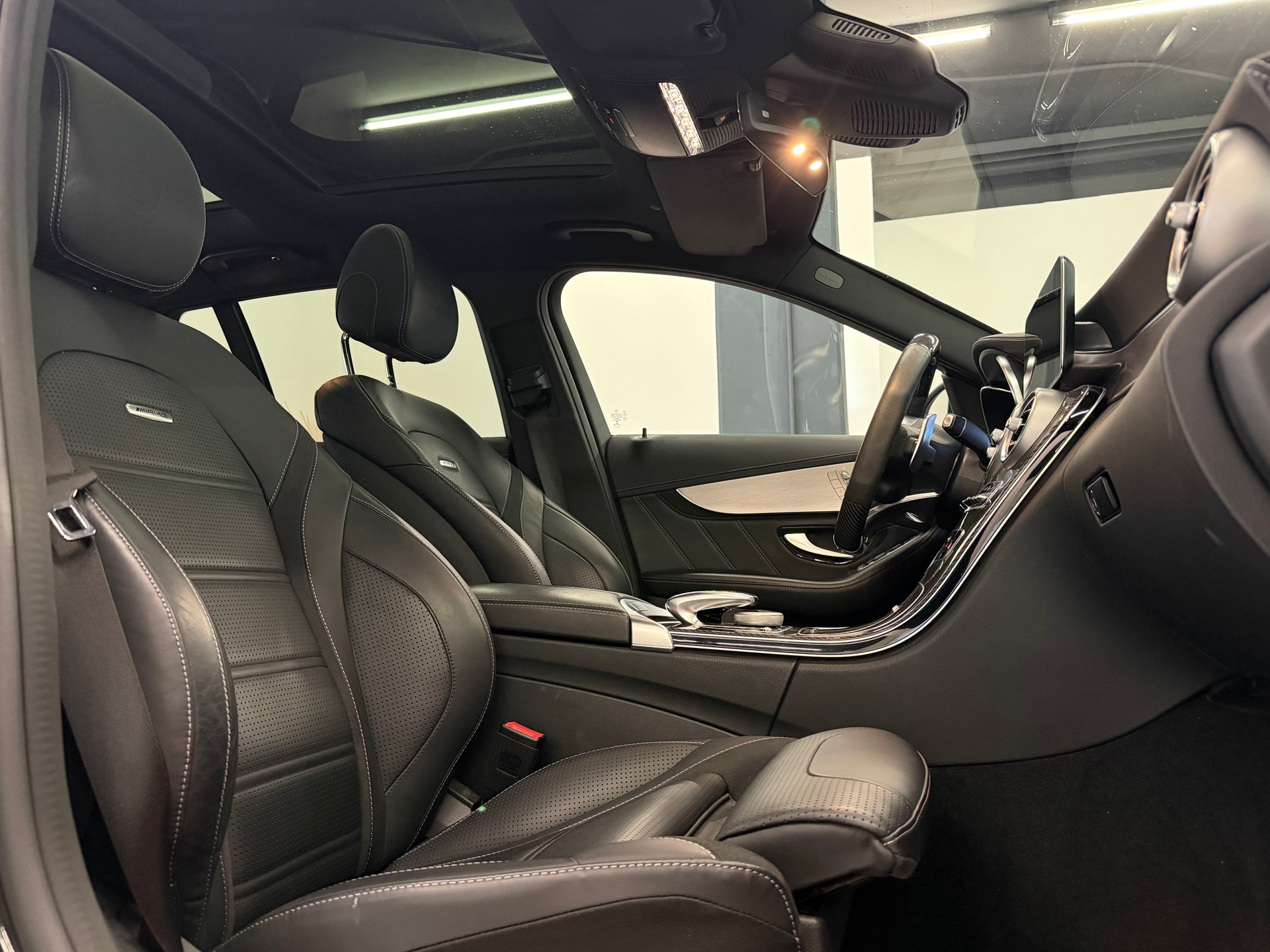 MERCEDES-BENZ C 63 S AMG-image-22