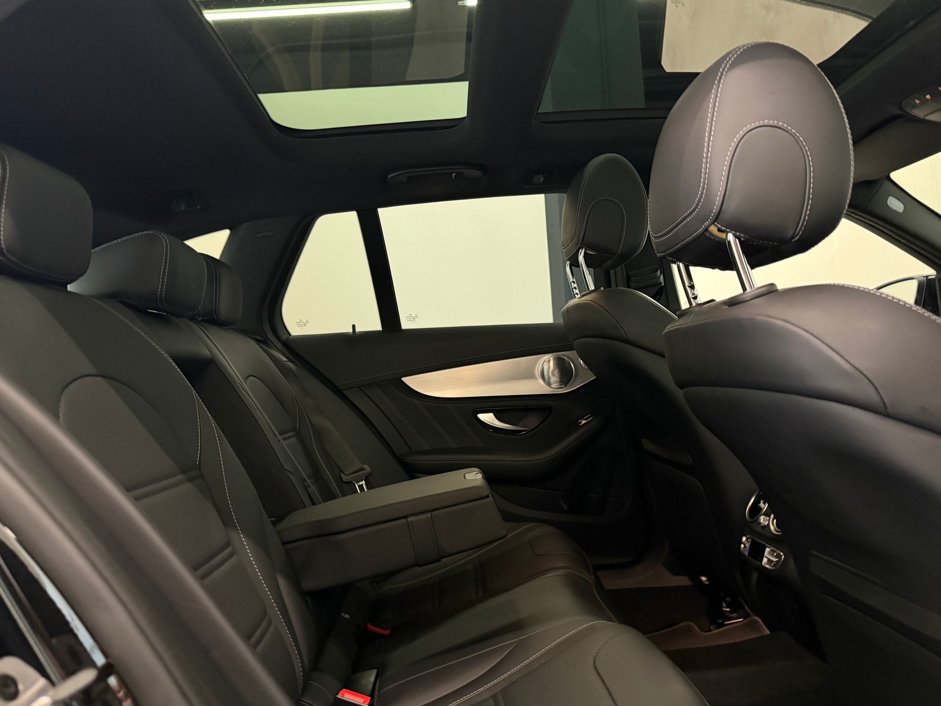MERCEDES-BENZ C 63 S AMG-image-30