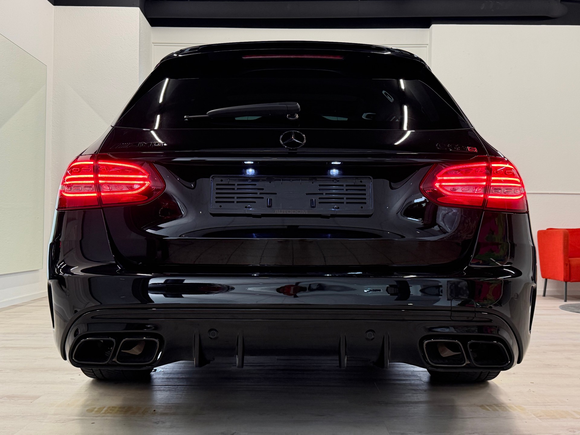 MERCEDES-BENZ C 63 S AMG-image-11