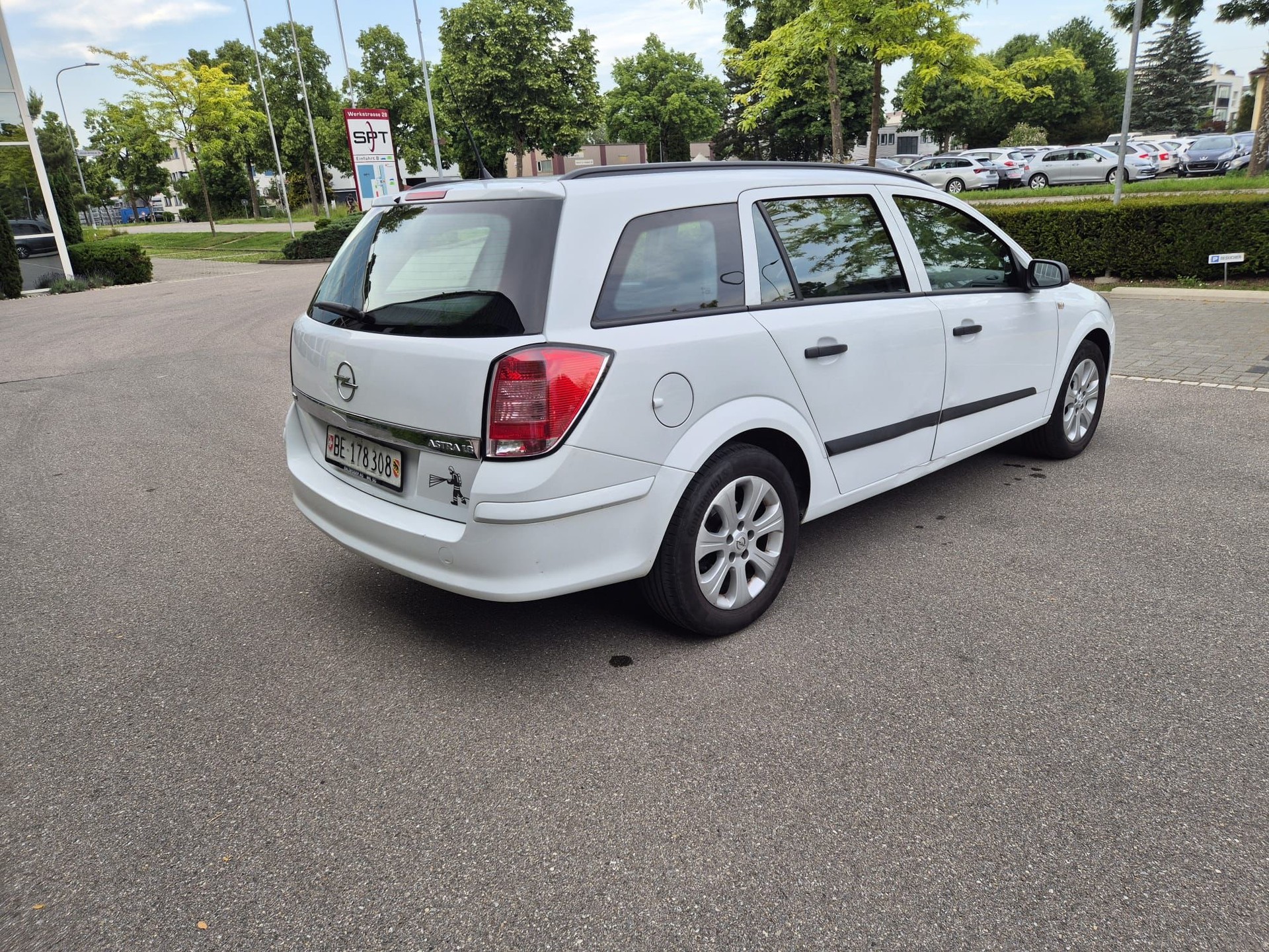 OPEL ASTRA-showroom-element-3