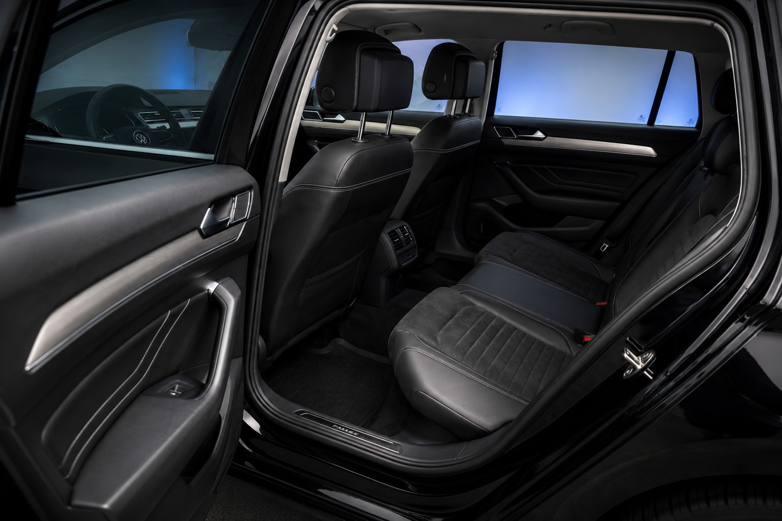 VW Passat 2.0 TDI BMT Elegance DSG-image-9