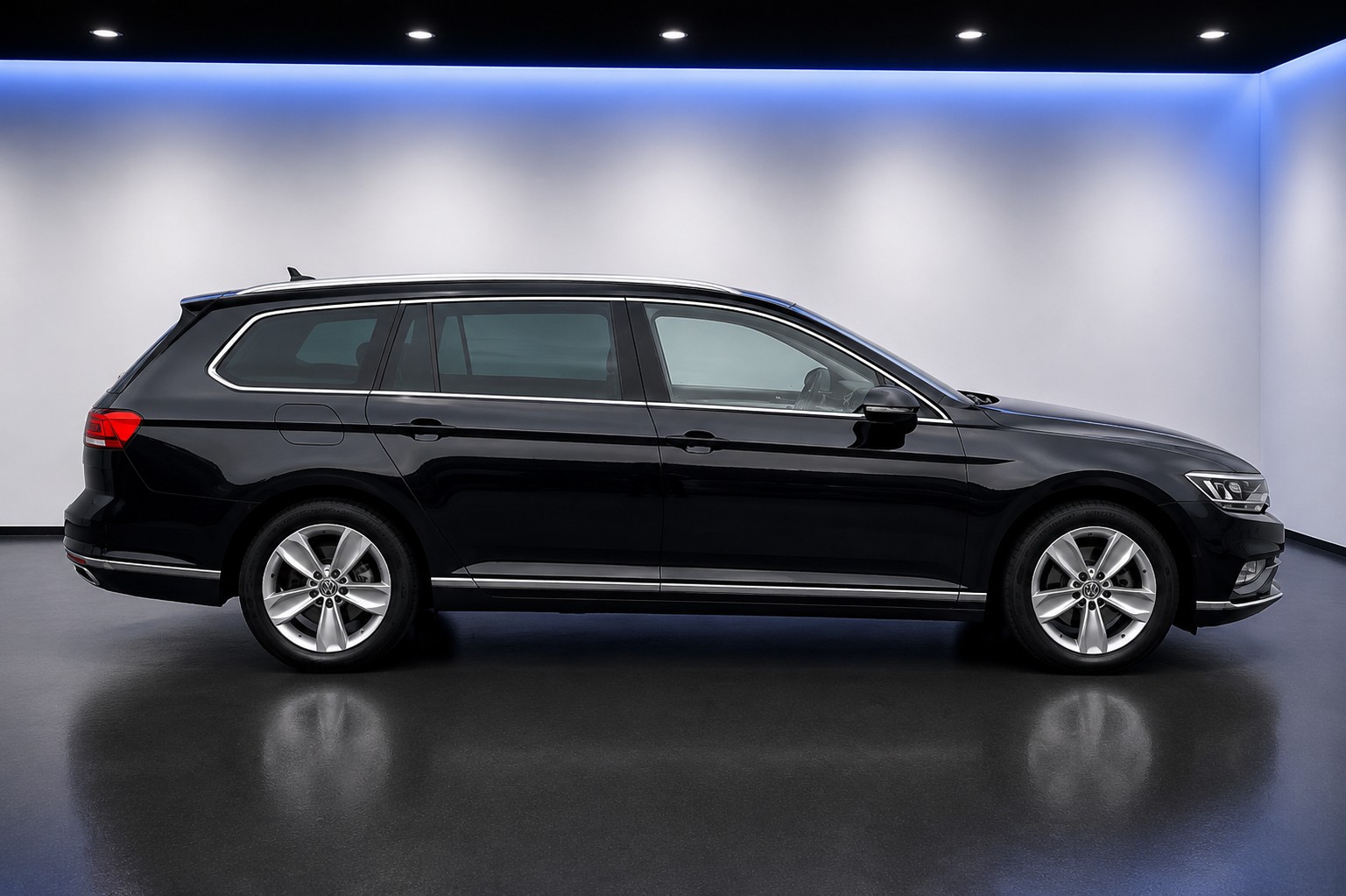 VW Passat 2.0 TDI BMT Elegance DSG-image-6