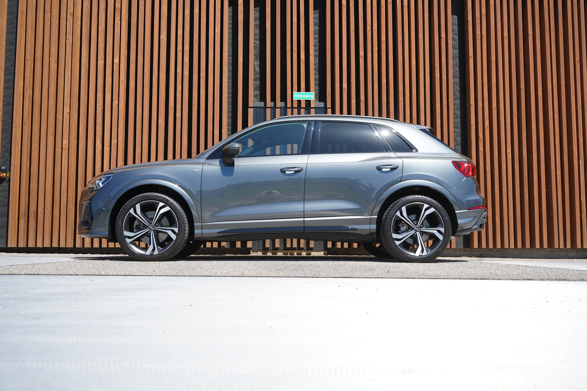 AUDI Q3 SPORTBACK 40 TFSI S LINE BLACK PLUS QUATTRO S-TRONIC l 190 PS-image-1