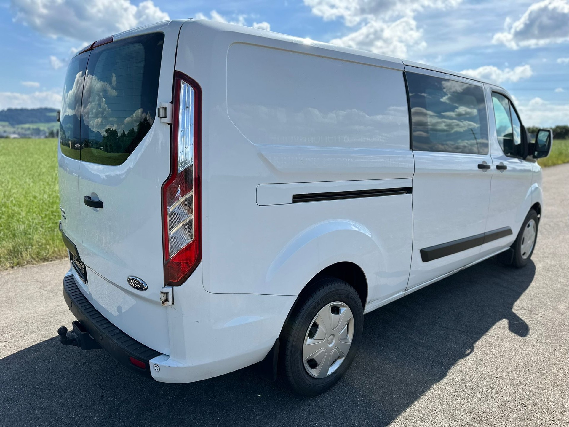 FORD Transit Custom Van 340 L2H1 Trail-image-5