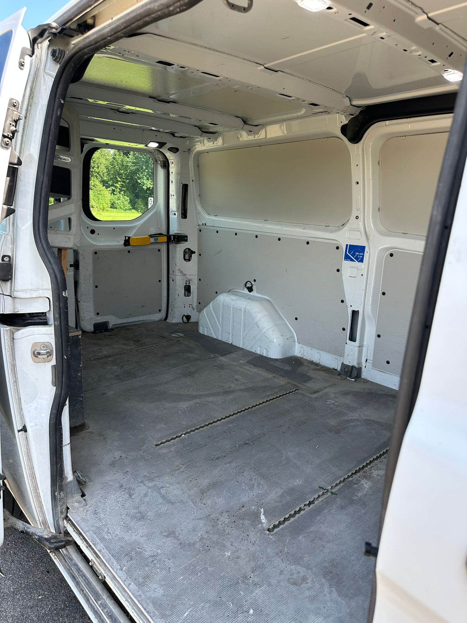 FORD Transit Custom Van 340 L2H1 Trail-image-12