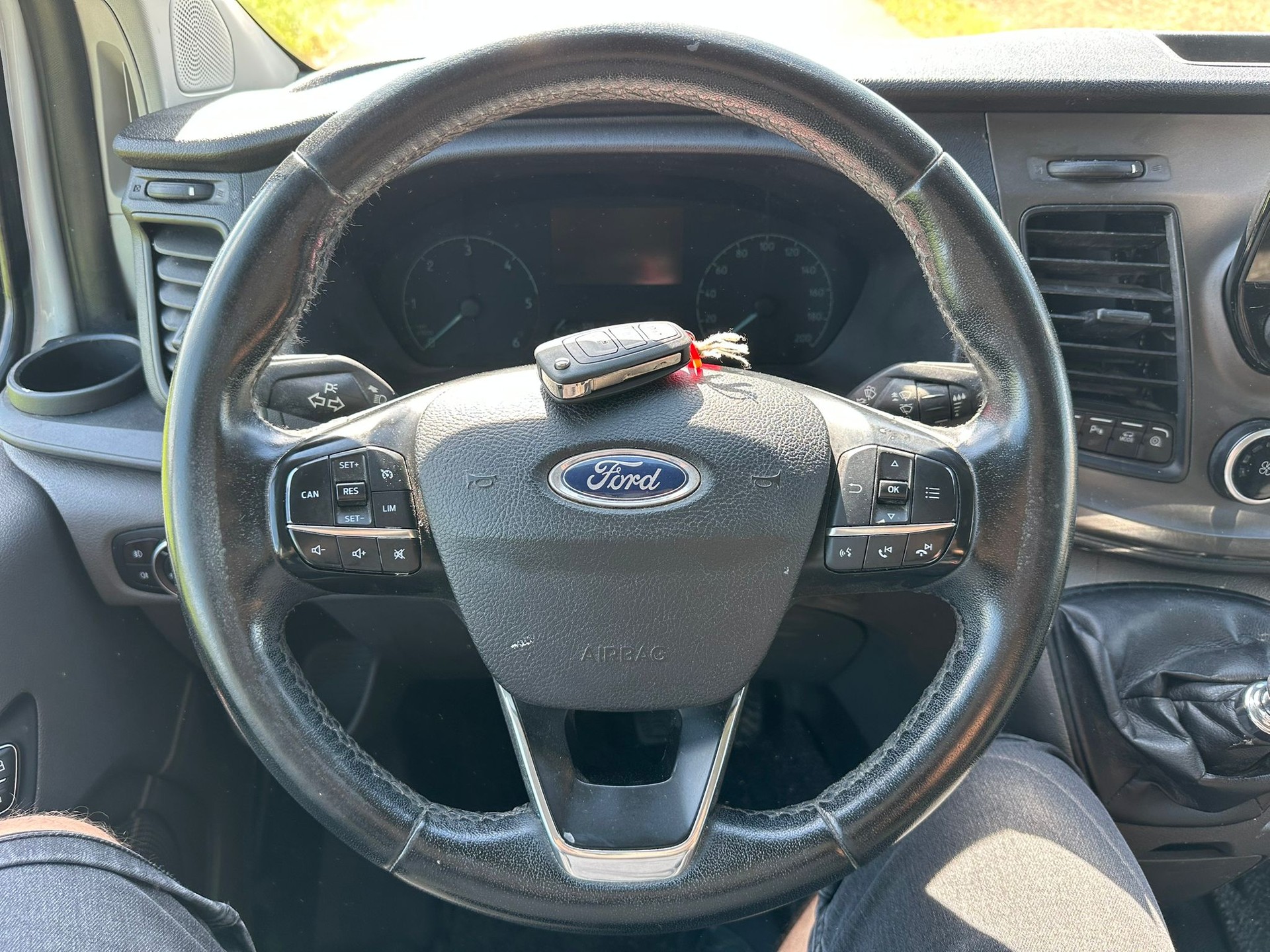FORD Transit Custom Van 340 L2H1 Trail-image-15