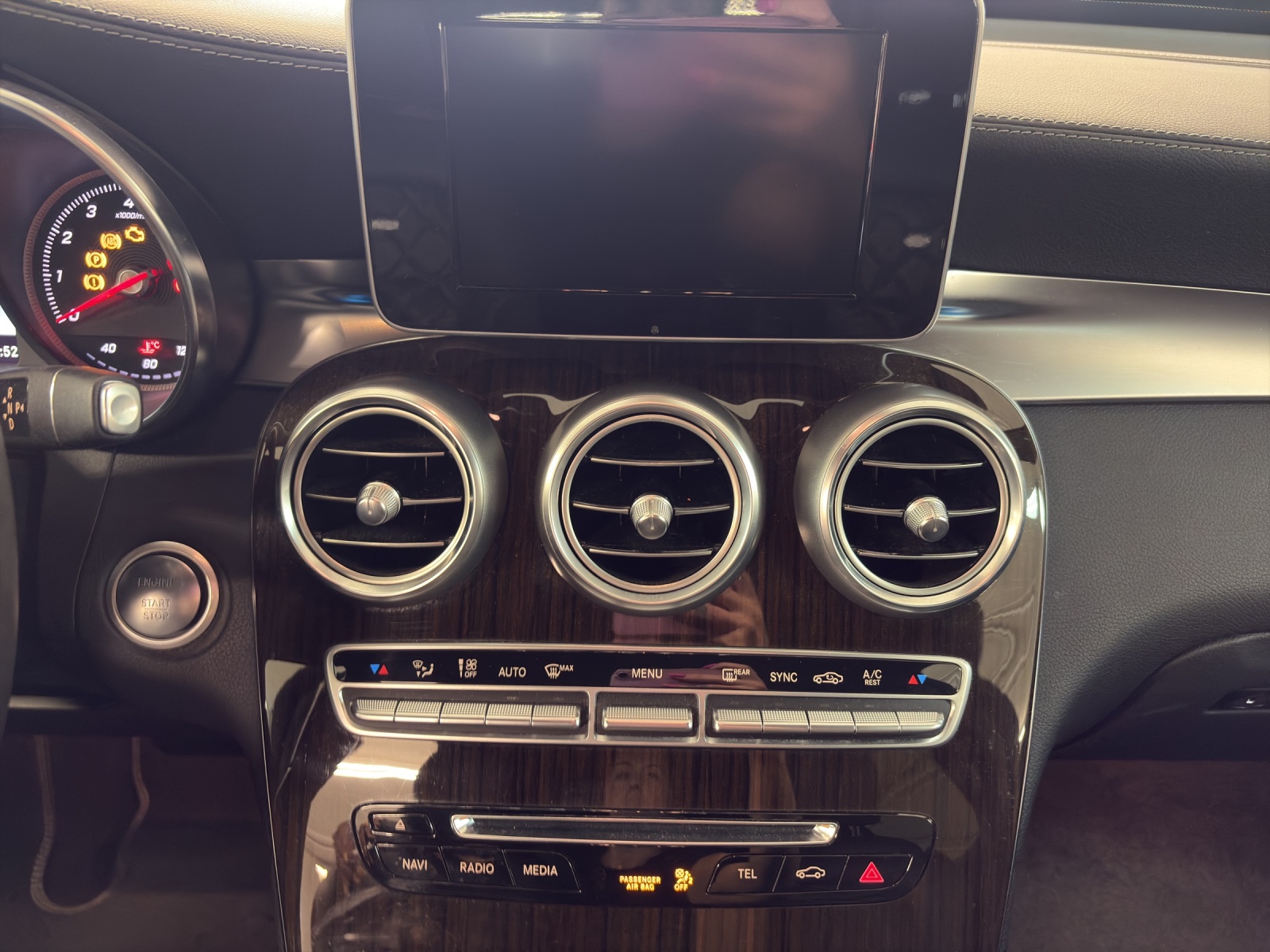 MERCEDES-BENZ GLC 250 AMG Line 4Matic-image-13
