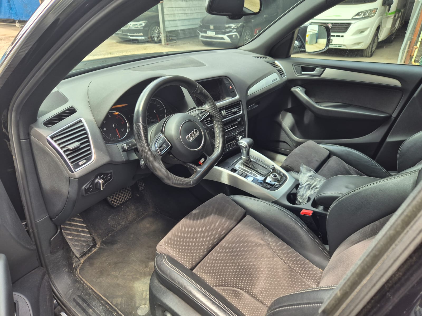 AUDI Q5 3.0 TDI quattro S-tronic-image-11