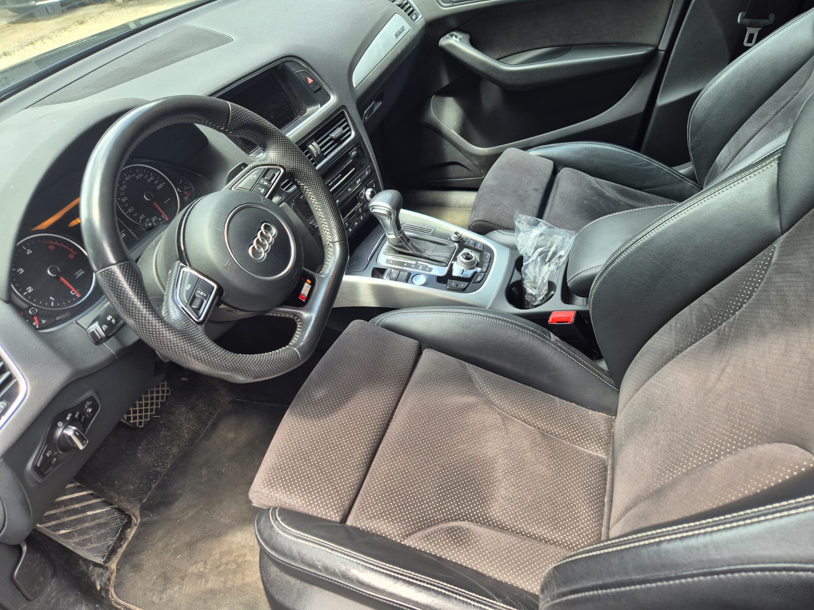 AUDI Q5 3.0 TDI quattro S-tronic-image-6
