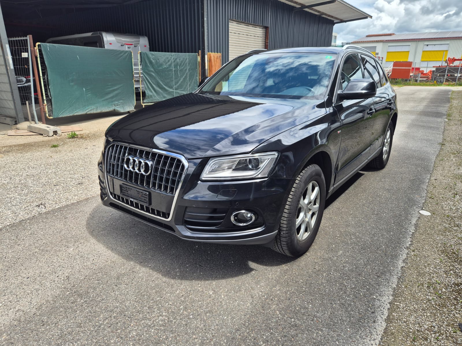 AUDI Q5 3.0 TDI quattro S-tronic-image-2