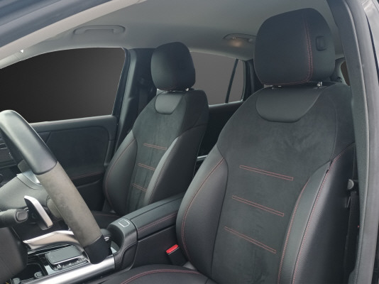 MERCEDES-BENZ EQA 300 AMG Line 4Matic-image-6