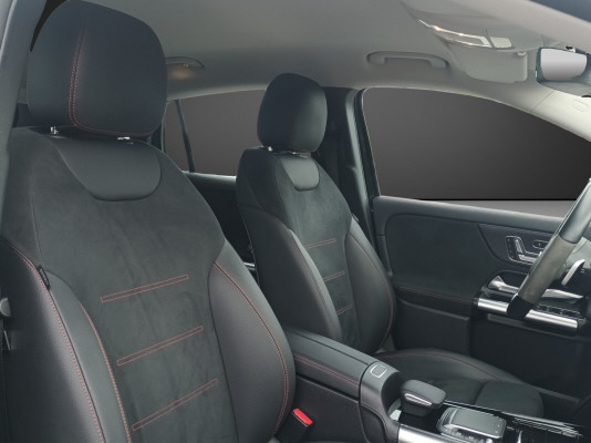 MERCEDES-BENZ EQA 300 AMG Line 4Matic-image-7