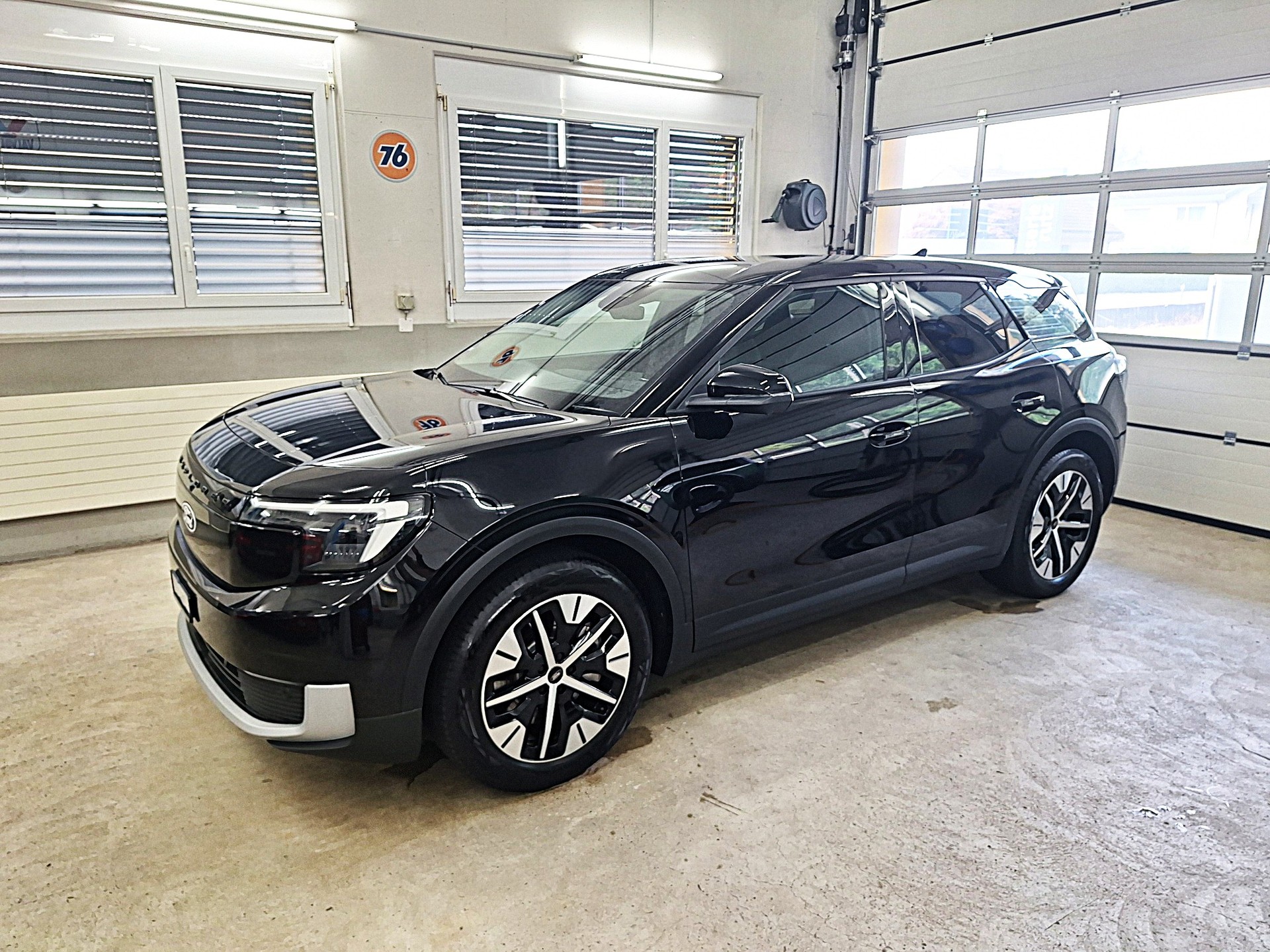 FORD Explorer Elektro 77kWh Extended Rang⚡CH-Auslieferung mit Herstellergarantie bis August 2027 / elektrische Anhängerkupplung⚡-showroom-element-2