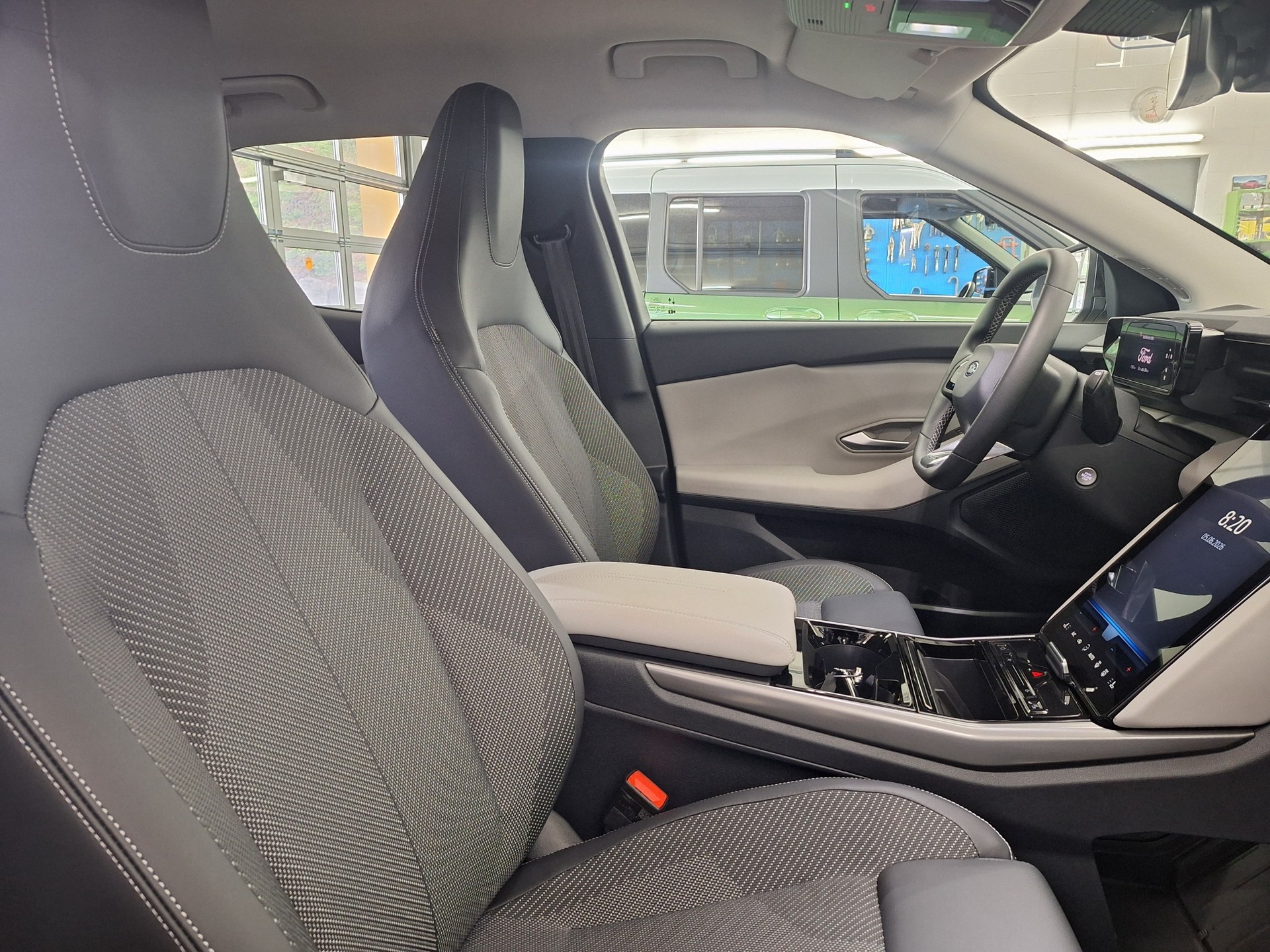 FORD Explorer Elektro 77kWh Extended Rang⚡CH-Auslieferung mit Herstellergarantie bis August 2027 / elektrische Anhängerkupplung⚡-image-17