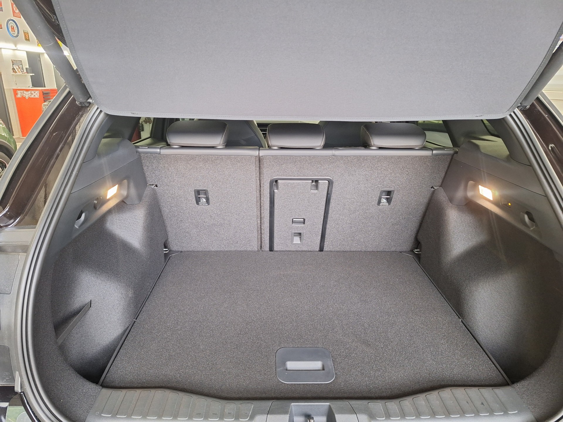 FORD Explorer Elektro 77kWh Extended Rang⚡CH-Auslieferung mit Herstellergarantie bis August 2027 / elektrische Anhängerkupplung⚡-image-20