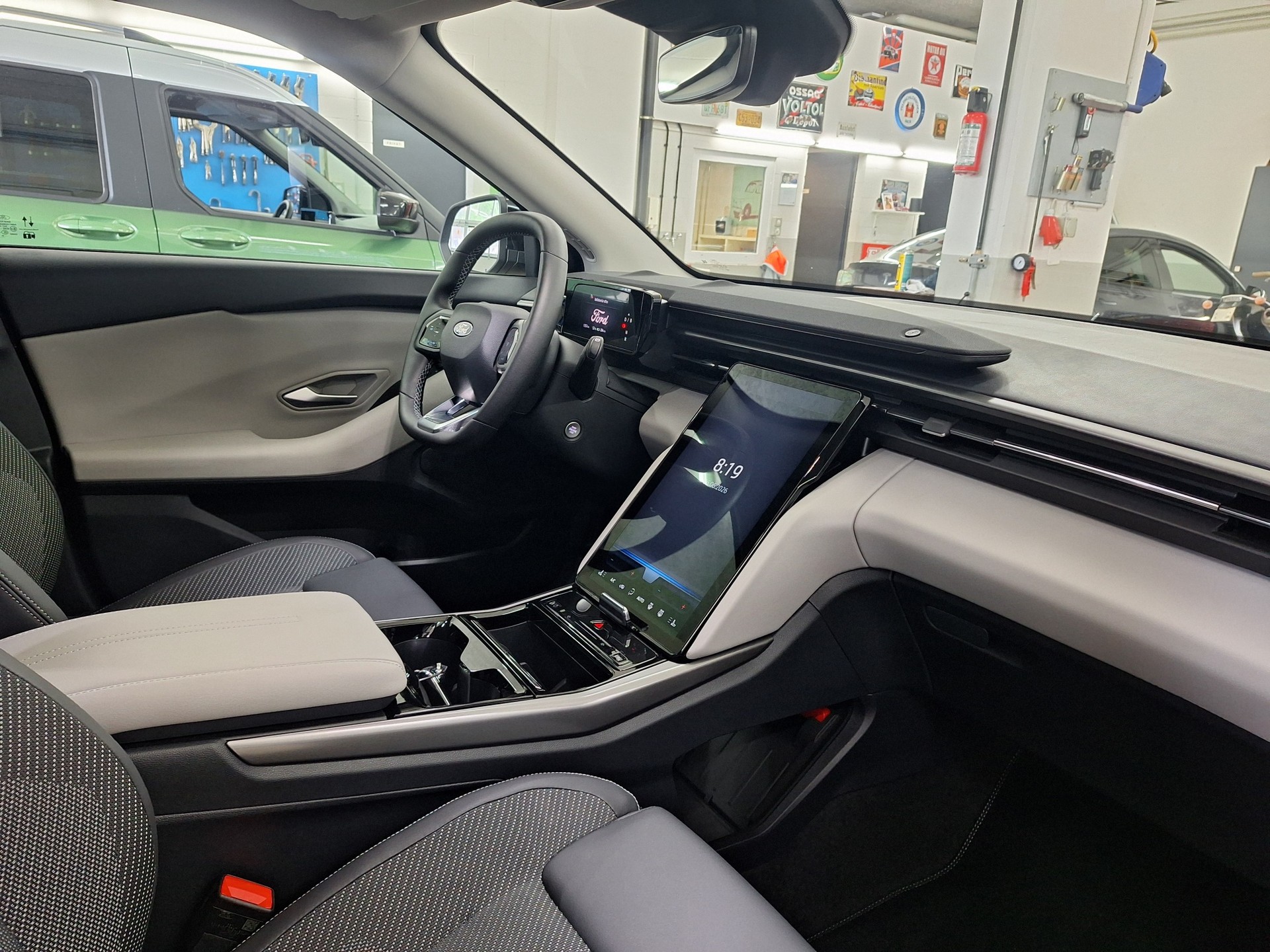 FORD Explorer Elektro 77kWh Extended Rang⚡CH-Auslieferung mit Herstellergarantie bis August 2027 / elektrische Anhängerkupplung⚡-image-16