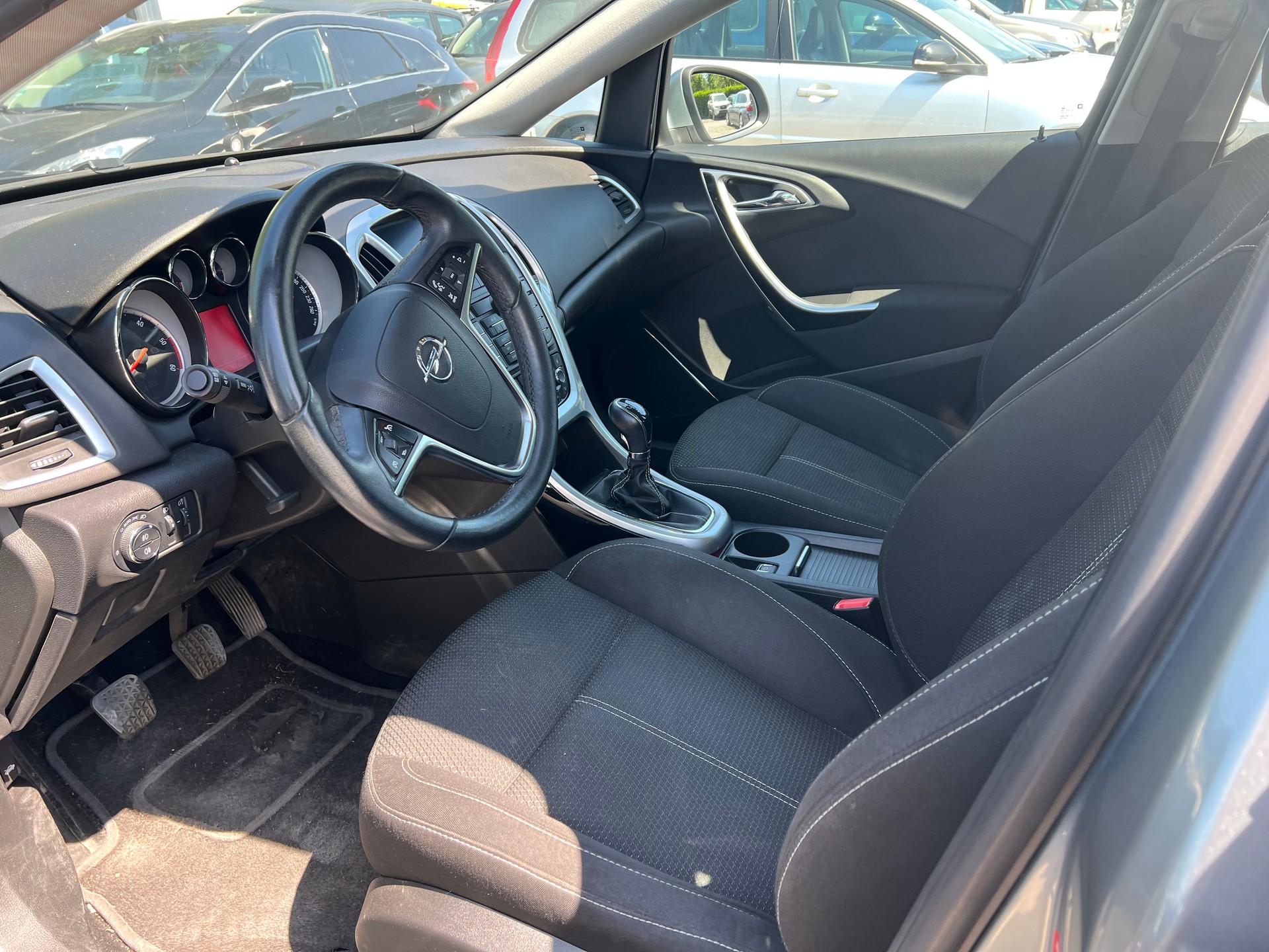 OPEL Astra SportsTourer 2.0 CDTi Cosmo-image-6