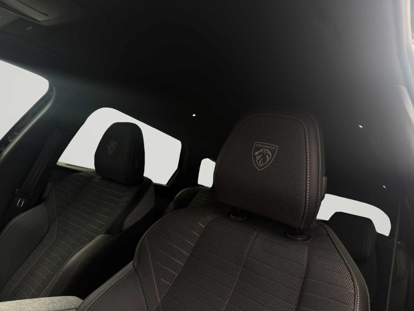 PEUGEOT 5008 1.2 Hybrid 145 GT-image-11