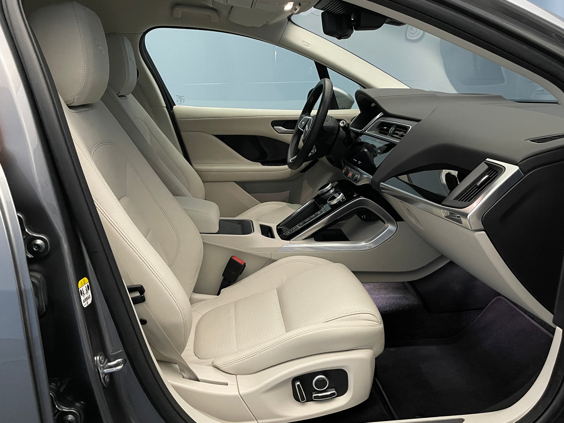 JAGUAR I-Pace EV400 SE AWD-image-7