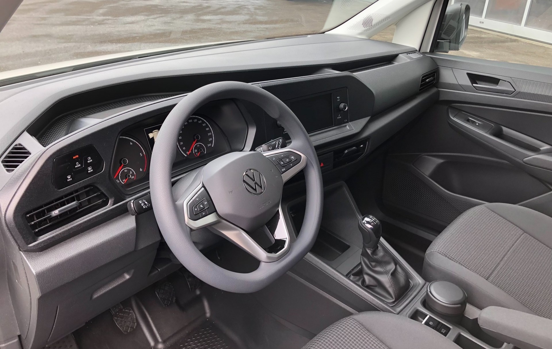 VW Caddy Cargo 1.5 TSI Entry DSG-image-9