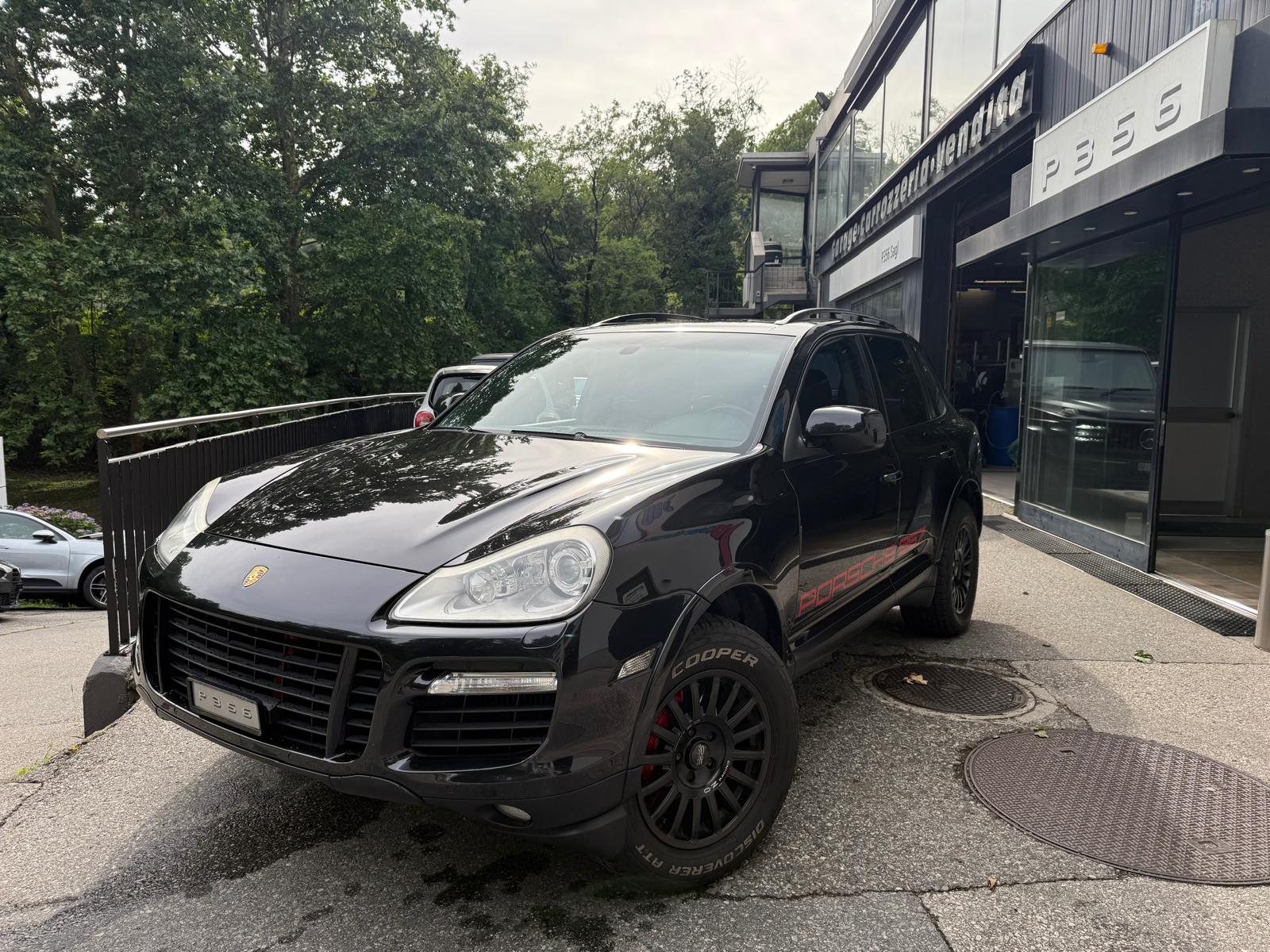 PORSCHE Cayenne Turbo