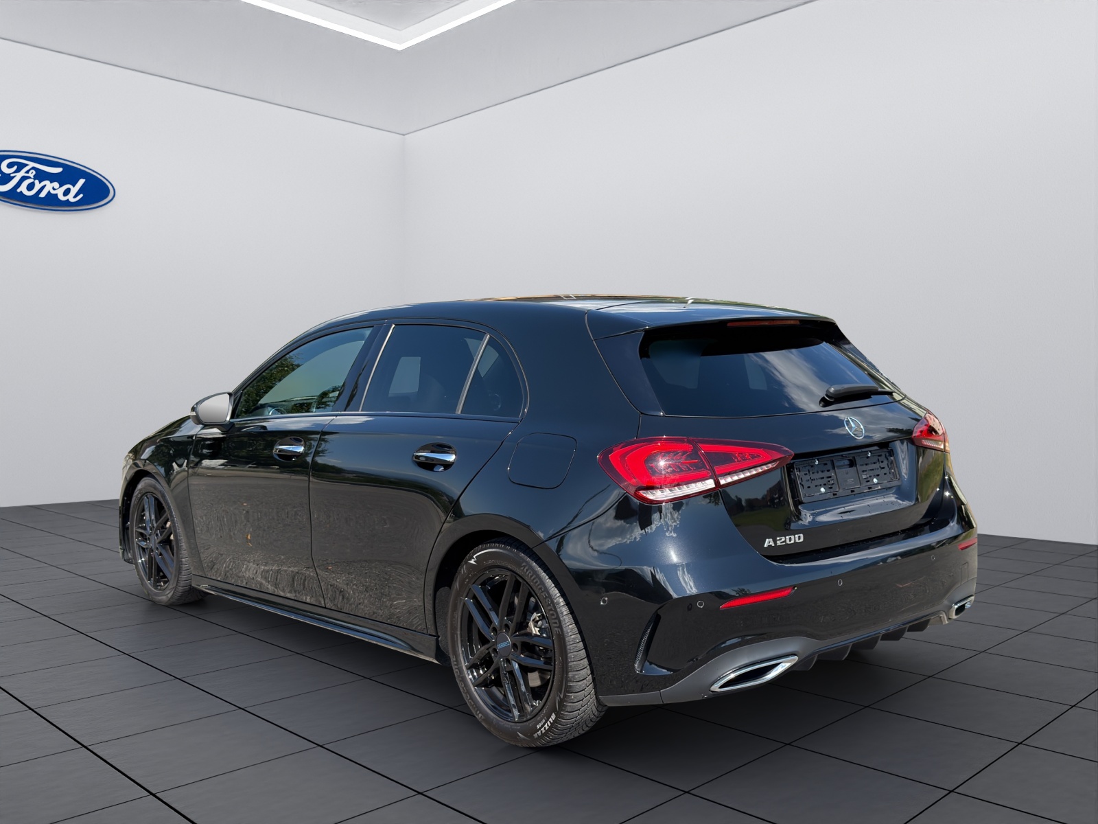 MERCEDES-BENZ A-Klasse W177 A 200 AMG Line-image-6