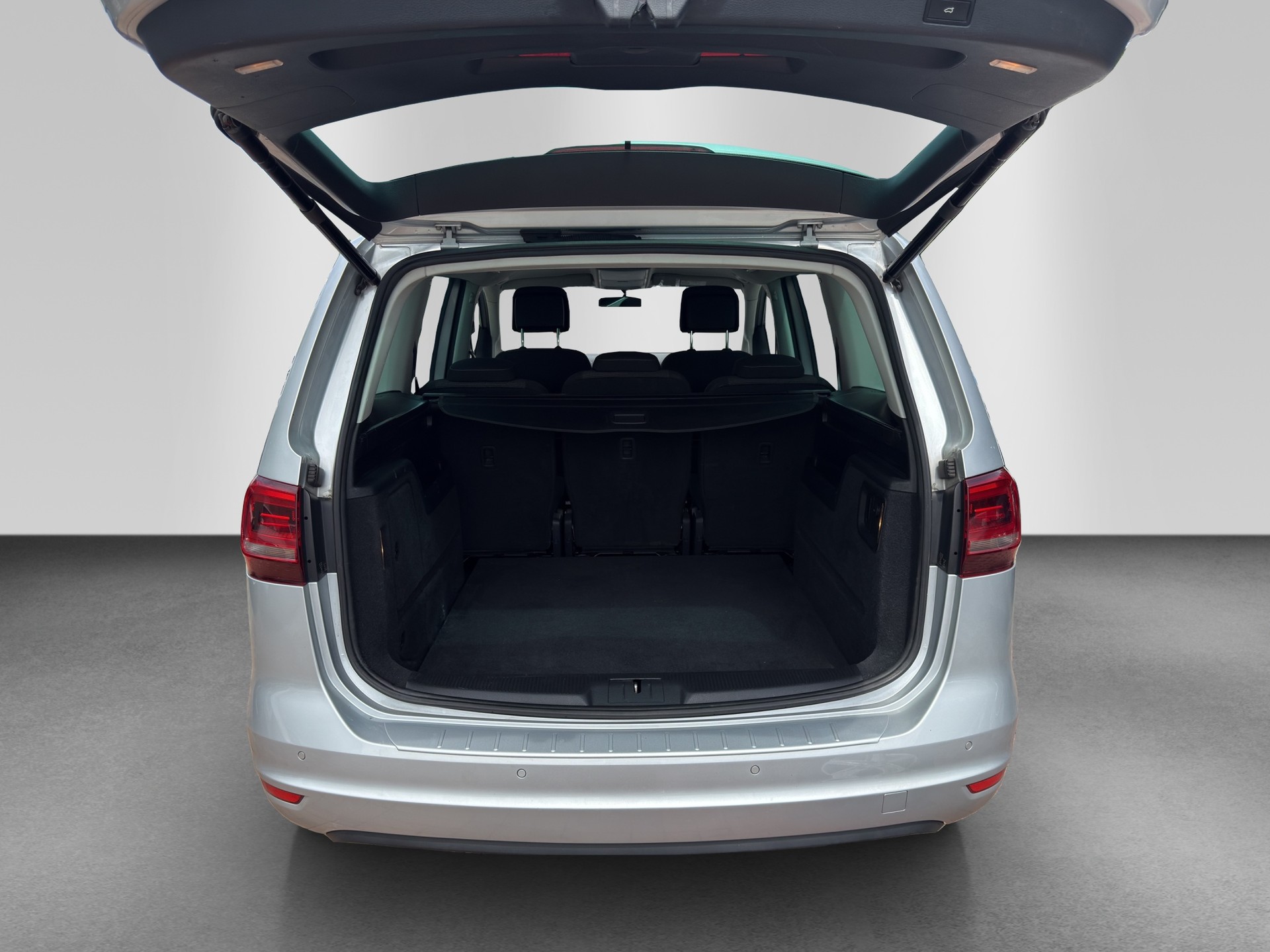 VW SHARAN 2.0 TDI BMT Comfortline DSG-image-13