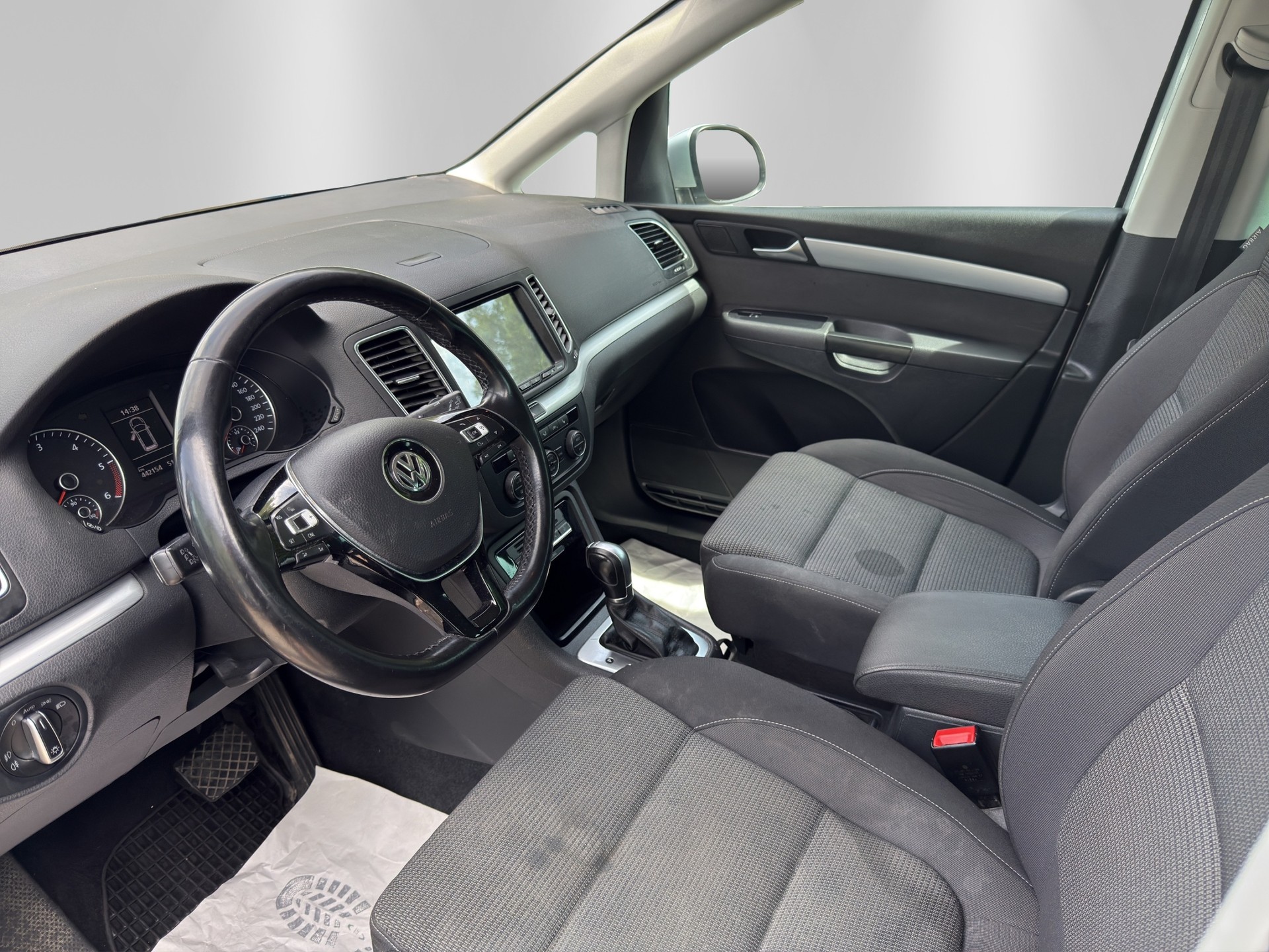 VW SHARAN 2.0 TDI BMT Comfortline DSG-image-7