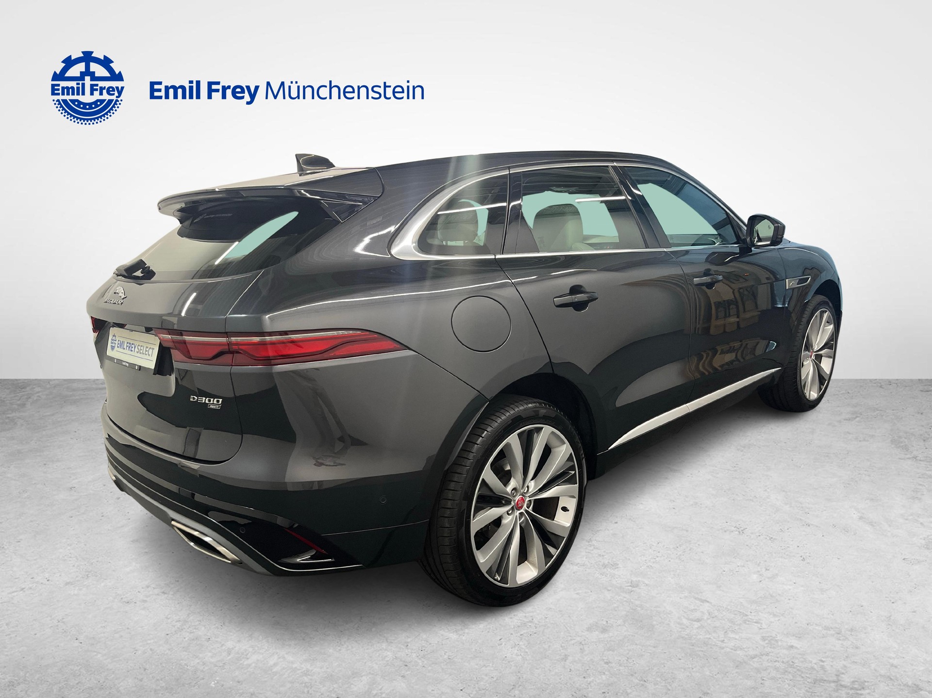 JAGUAR F-Pace 3.0 D I6 R-Dynamic S AWD-image-4