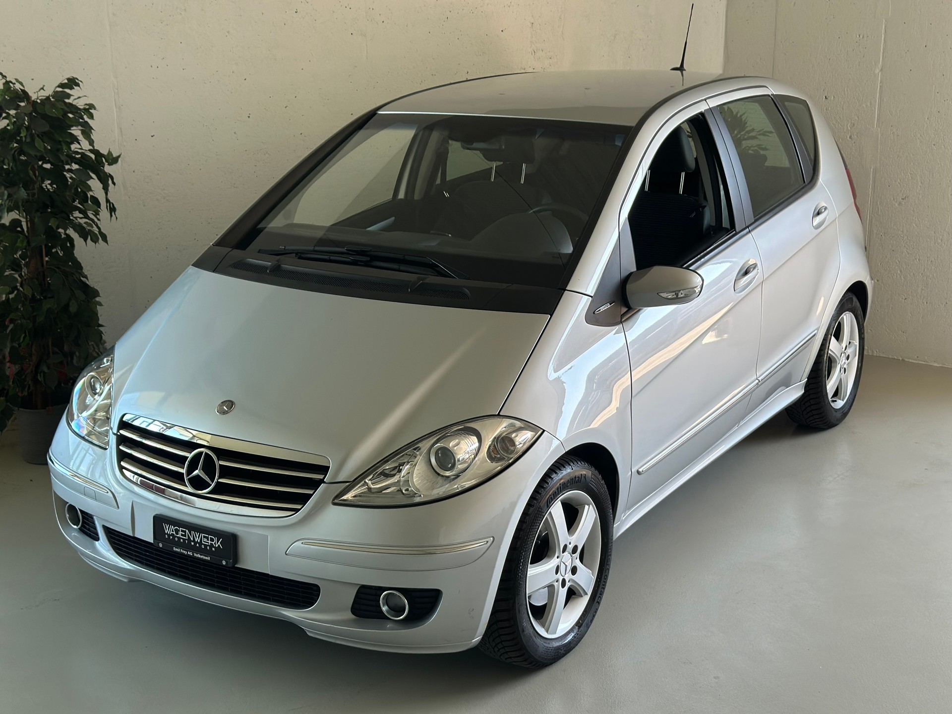 MERCEDES-BENZ A 200 Classic-showroom-element-3