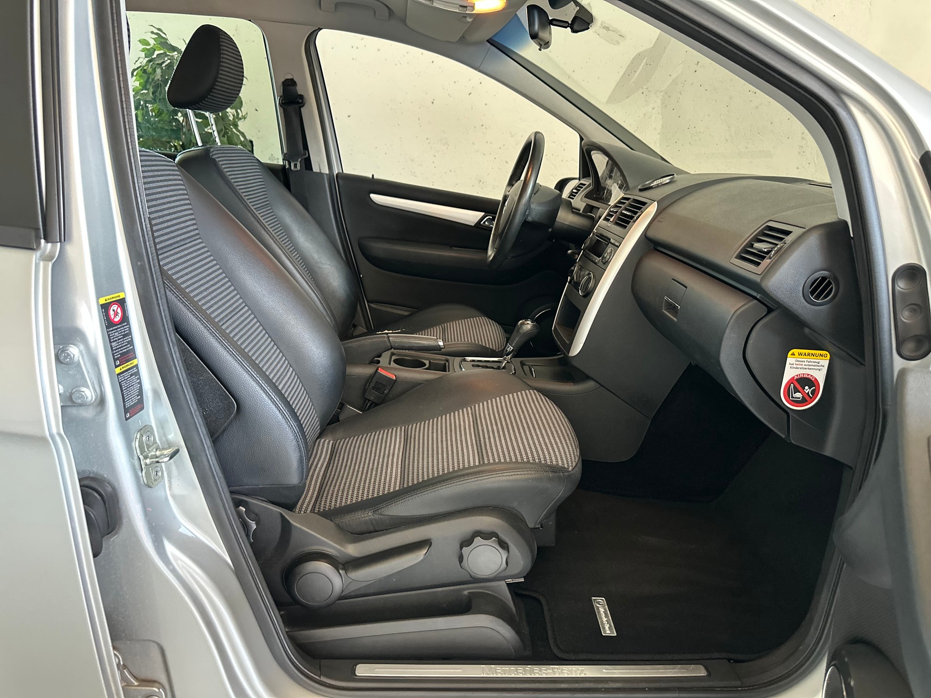 MERCEDES-BENZ A 200 Classic-image-10