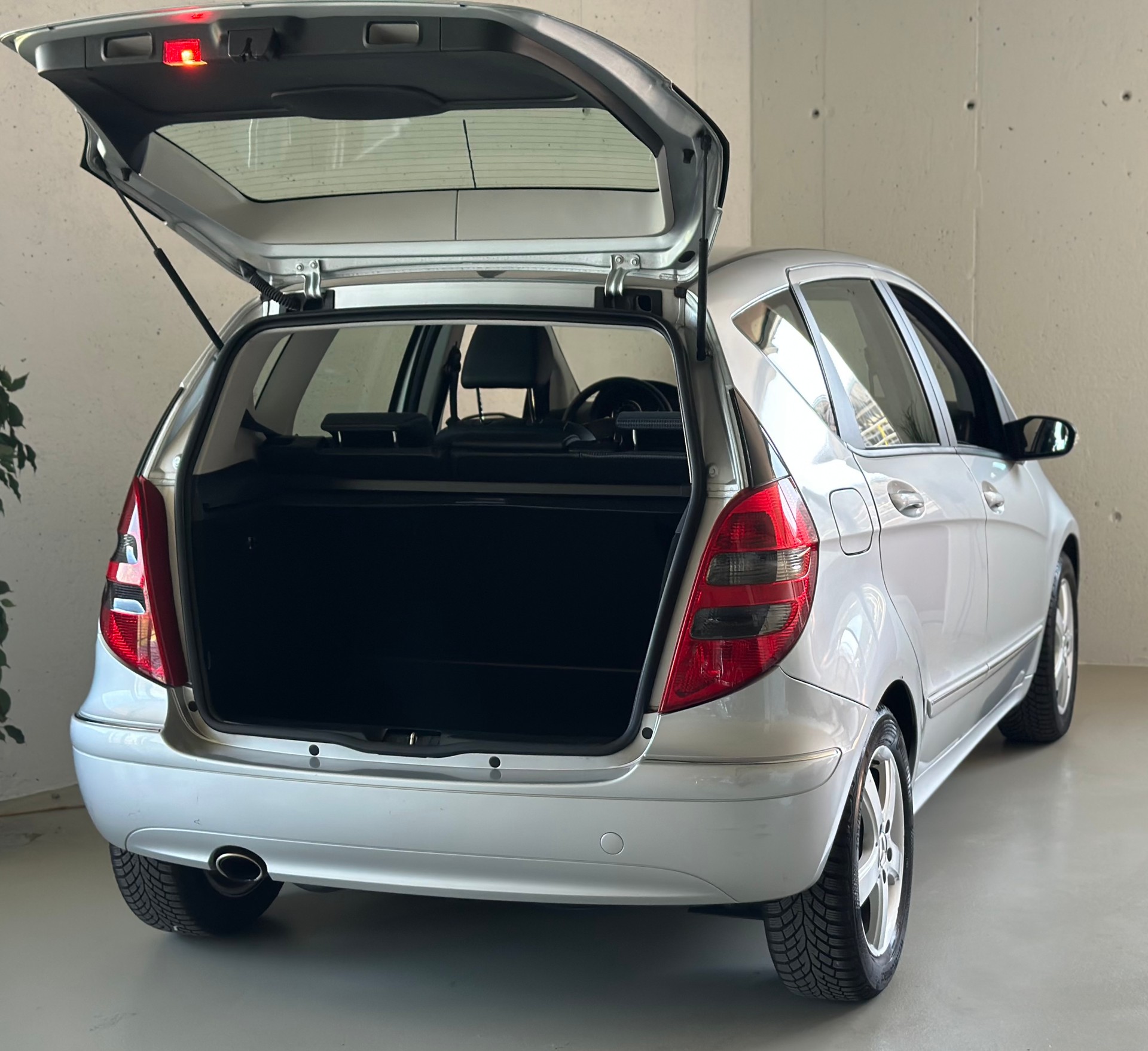 MERCEDES-BENZ A 200 Classic-image-7