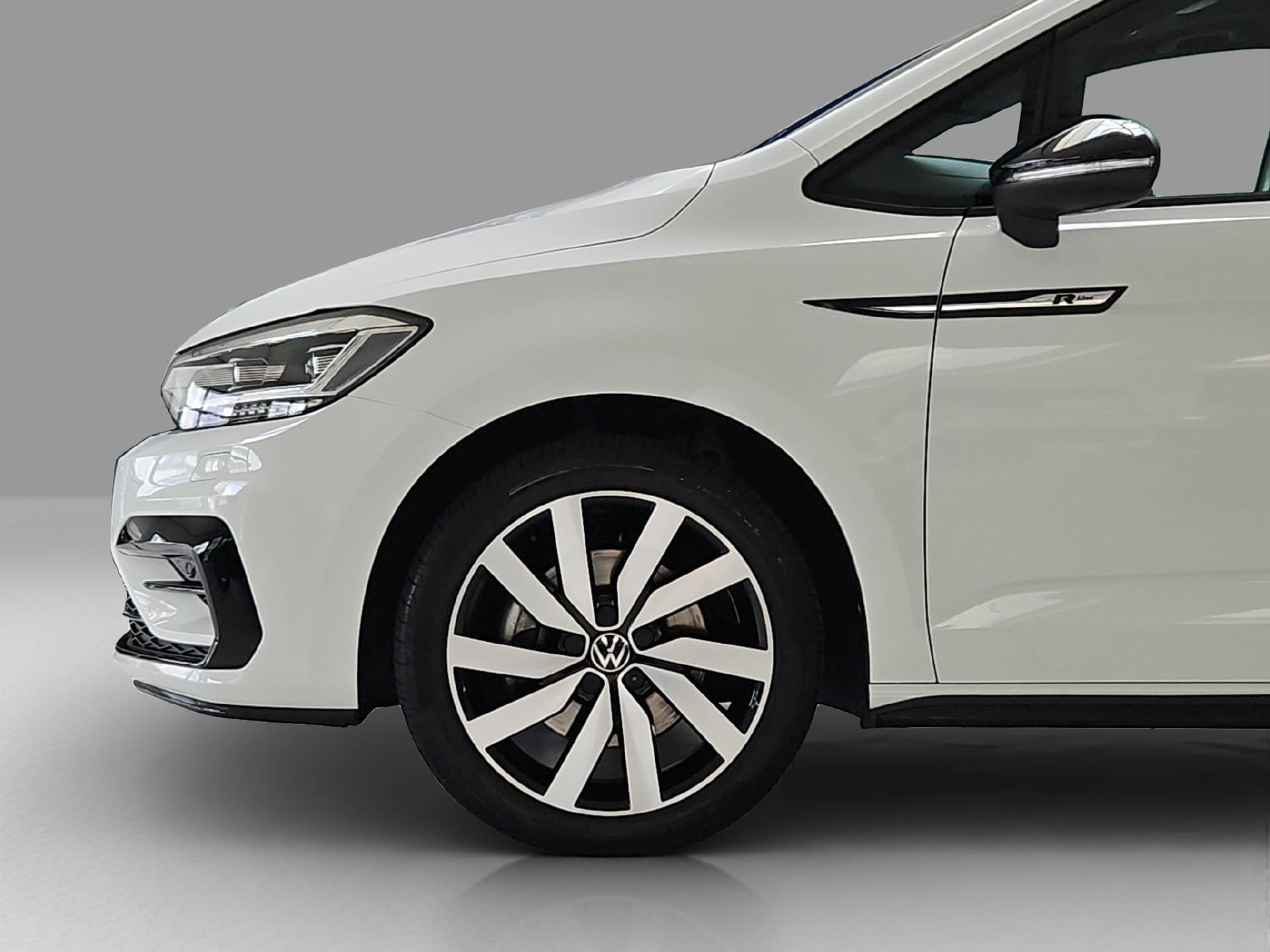 VW Touran 1.5 TSI R-Line DSG-image-4