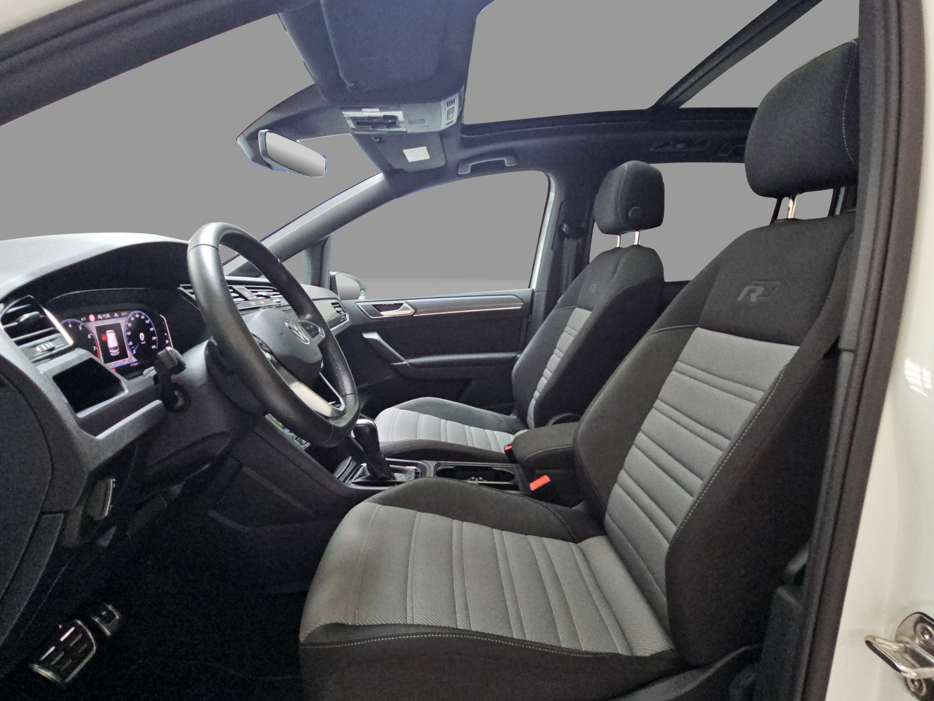 VW Touran 1.5 TSI R-Line DSG-image-5