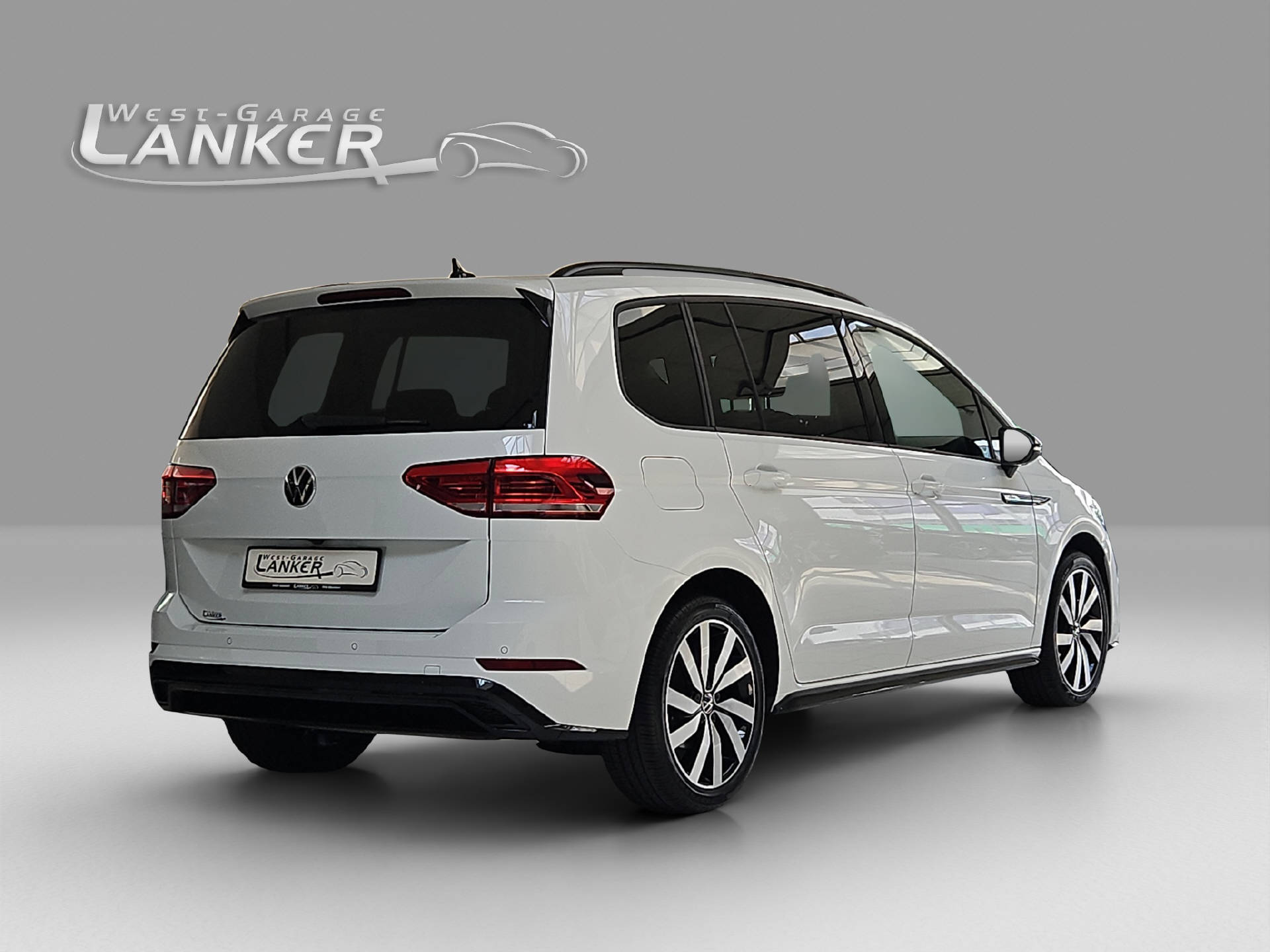 VW Touran 1.5 TSI R-Line DSG-showroom-element-2