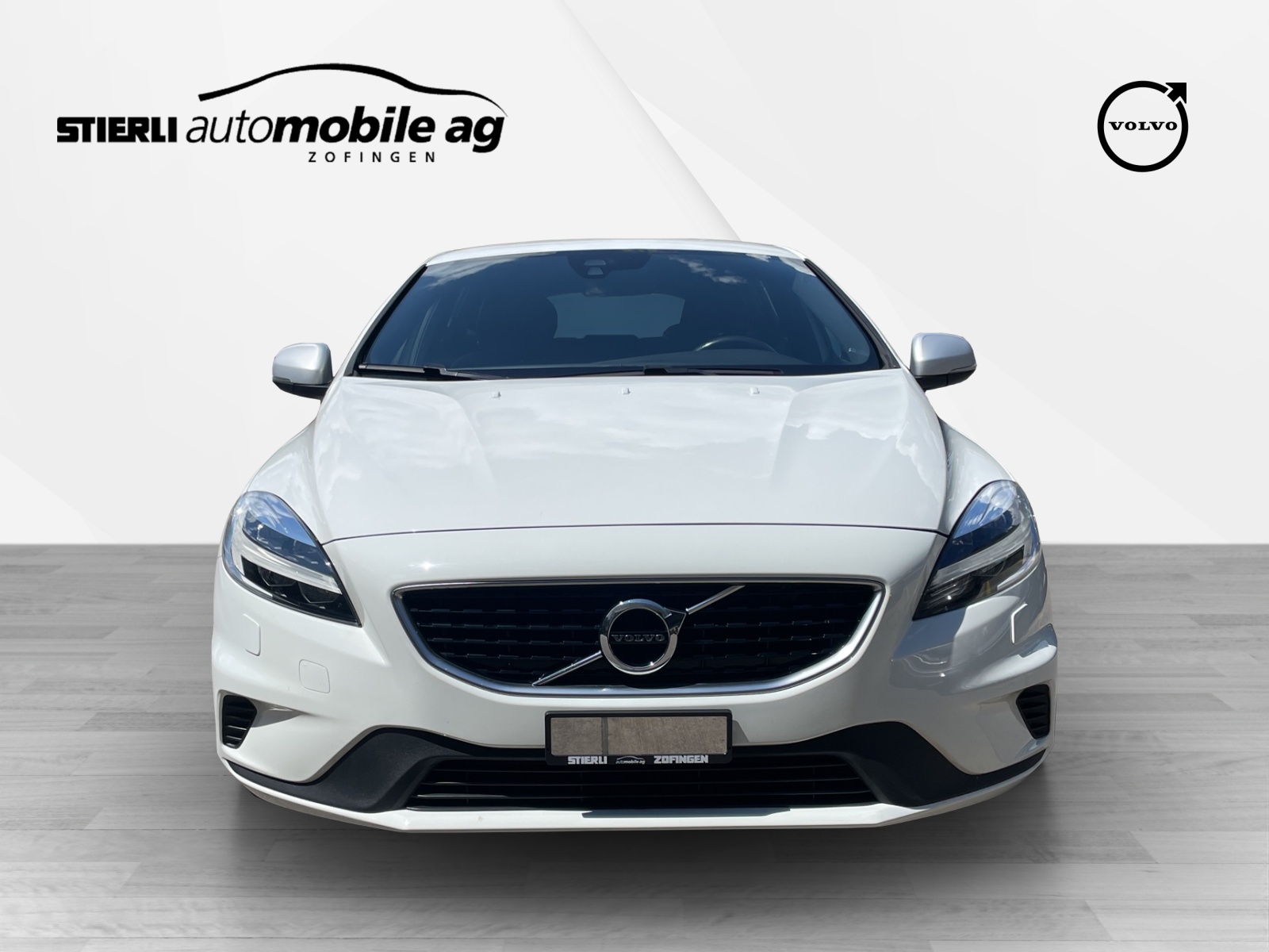 VOLVO V40 2.0 D4 Momentum R-Design S/S-image-1