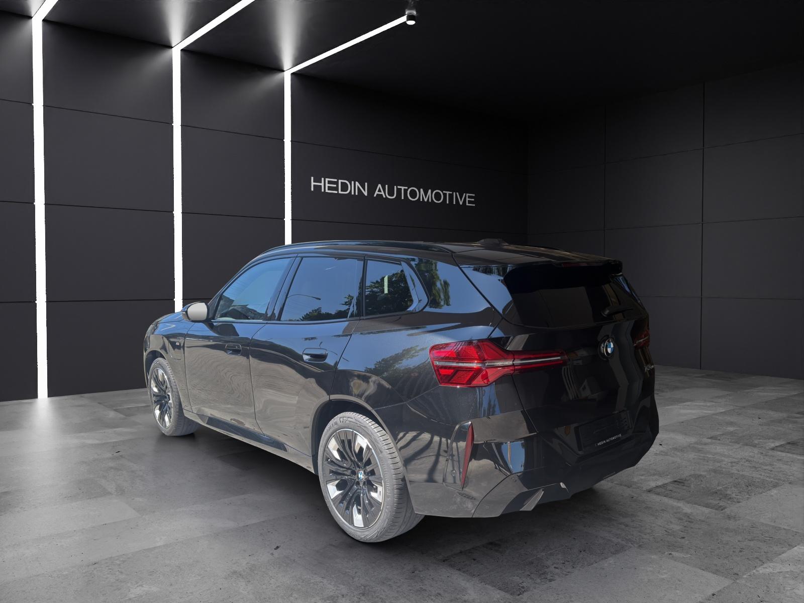 BMW X3 30e xDrive-showroom-element-2