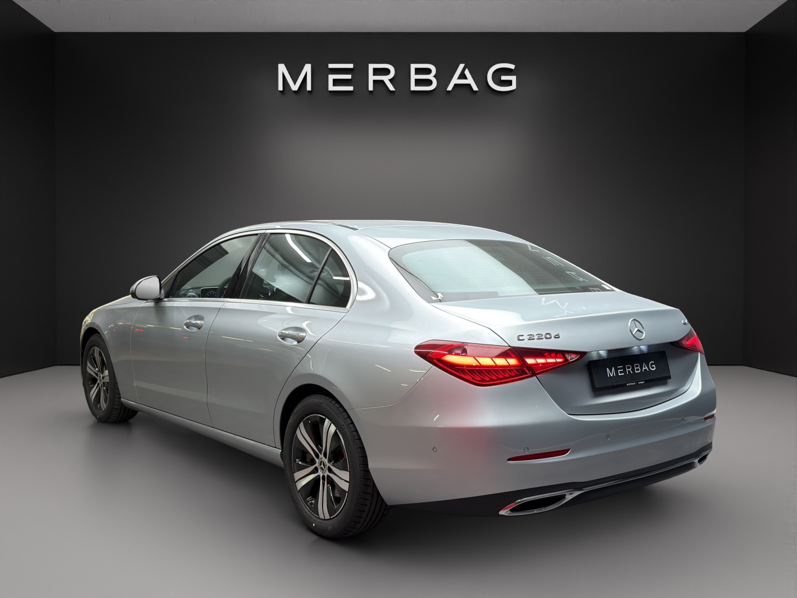 MERCEDES-BENZ C 220 d 4MATIC Limousine Swiss Star-image-3