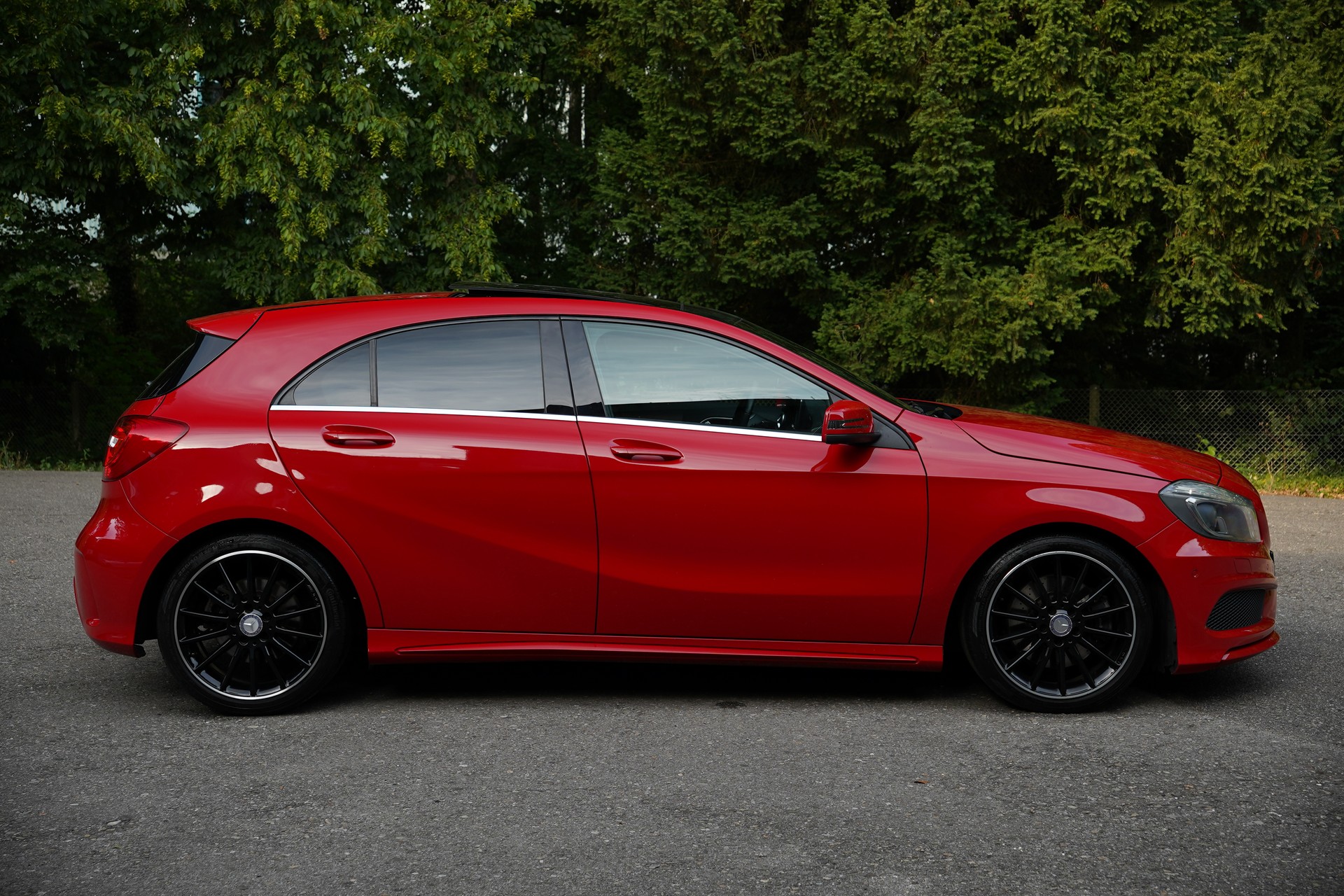 MERCEDES-BENZ A 250 AMG Line 7G-DCT-showroom-element-1
