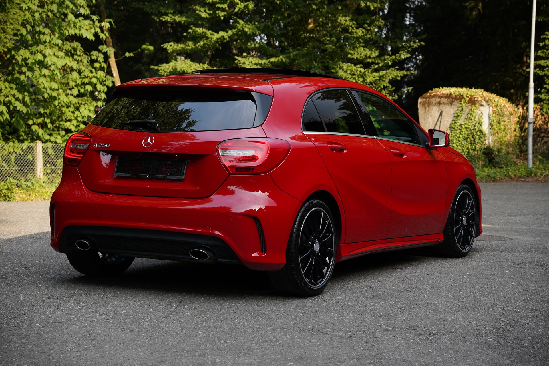 MERCEDES-BENZ A 250 AMG Line 7G-DCT-showroom-element-2