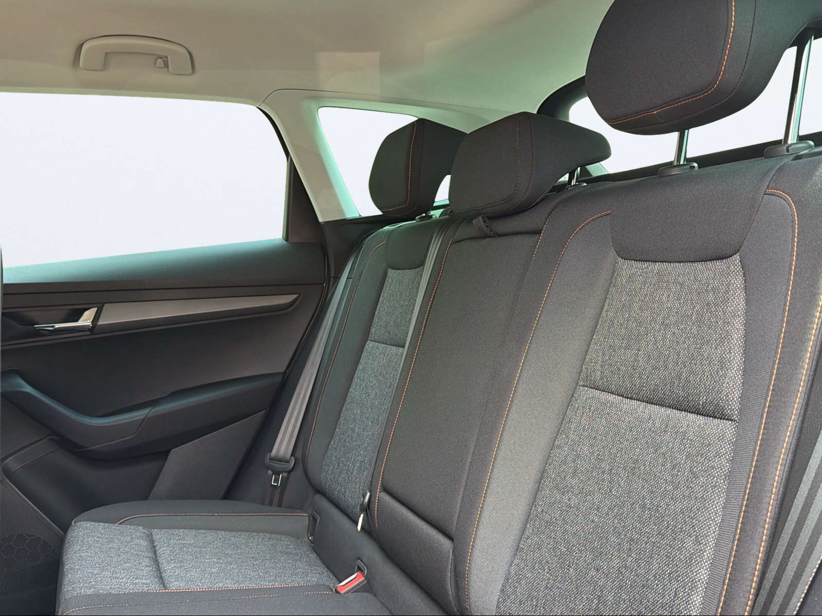 SKODA Karoq 2.0 TDI CR Clever 4x4 DSG-image-13