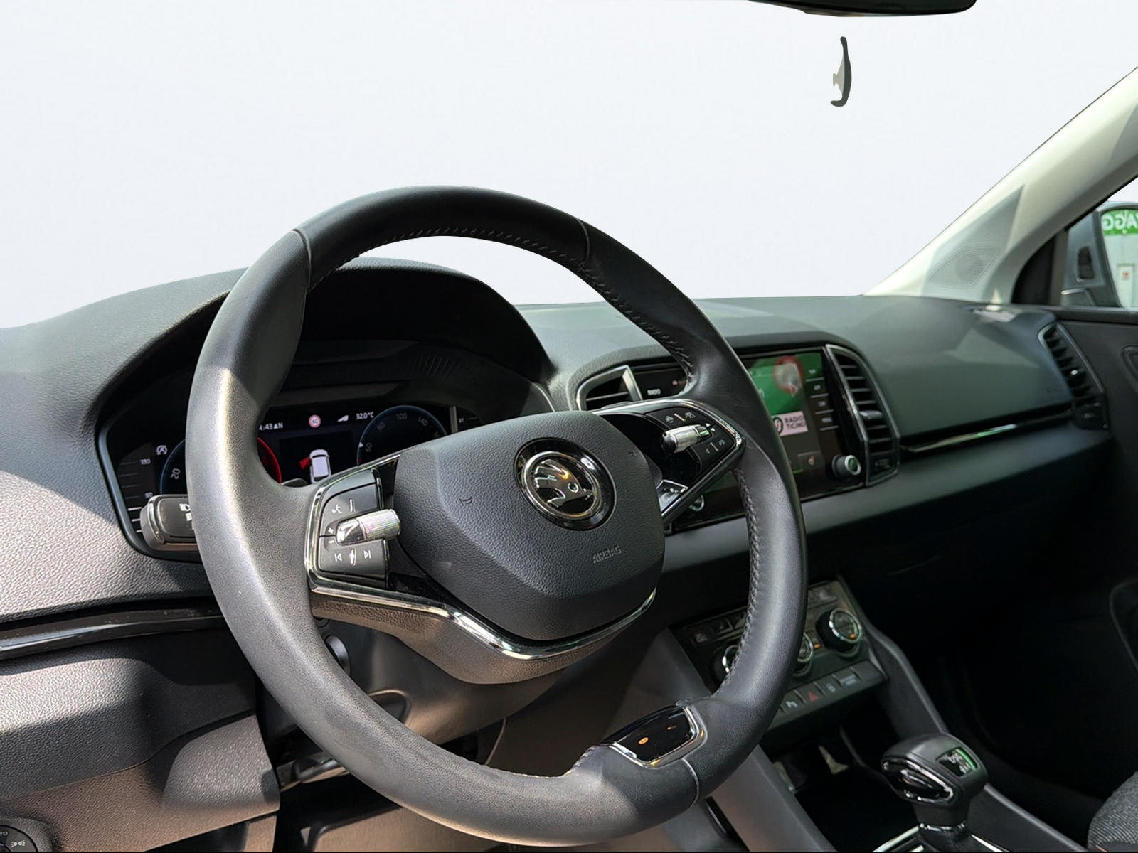 SKODA Karoq 2.0 TDI CR Clever 4x4 DSG-image-10