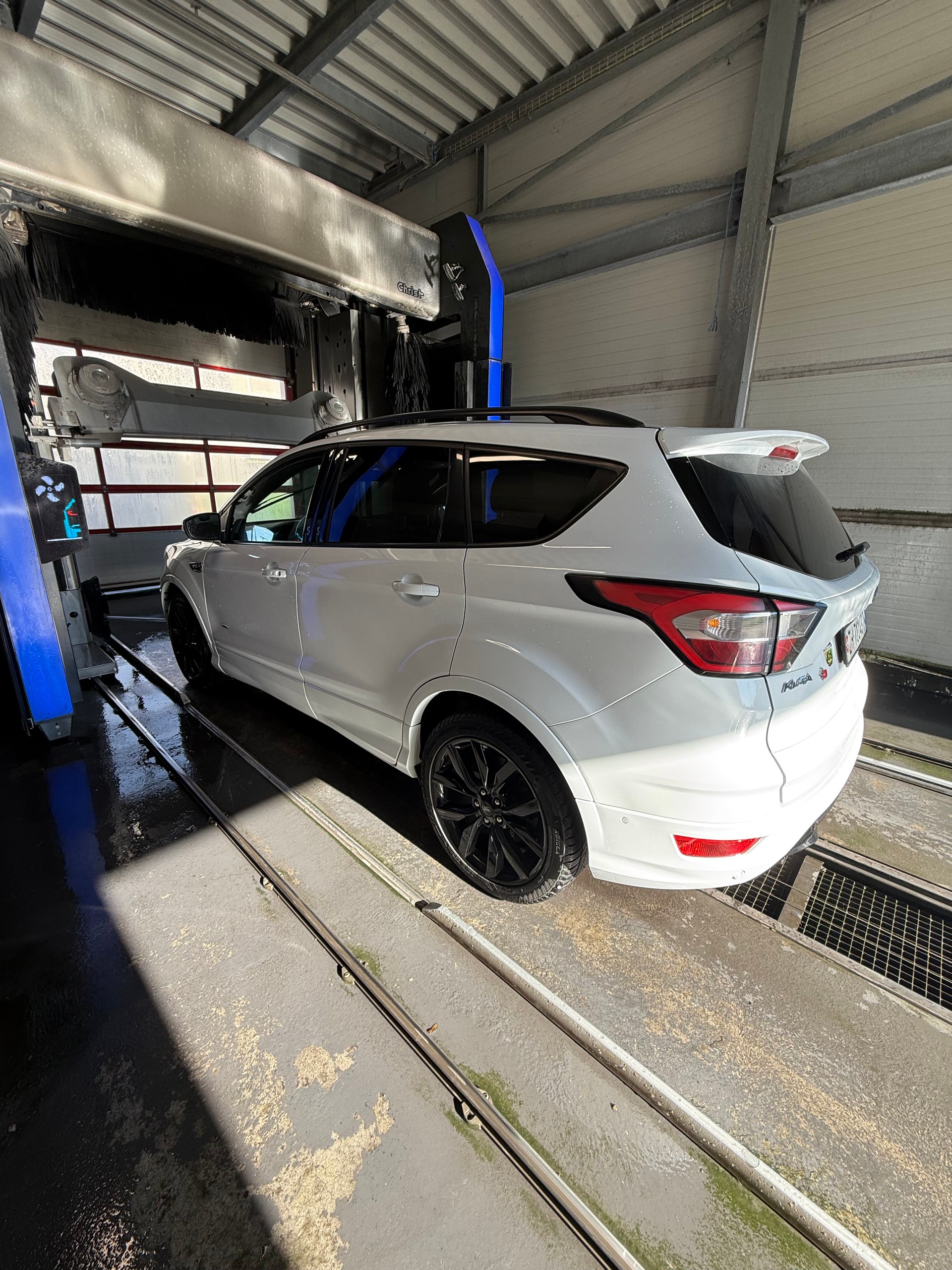 FORD Kuga 2.0 SCTi ST Line High 4WD Automatic-image-3