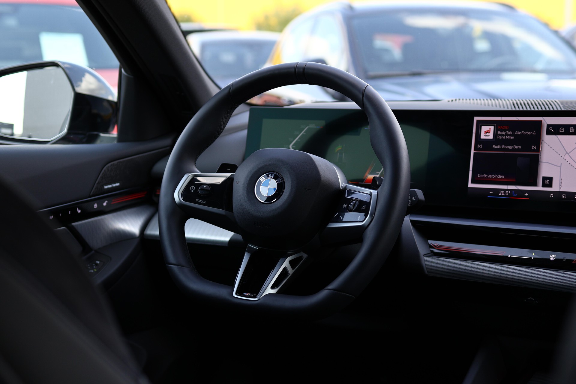 BMW 540d xDrive Touring M Sport Pro * ICONIC GLOW * BELÜFTETE SITZE * AHK *-image-22