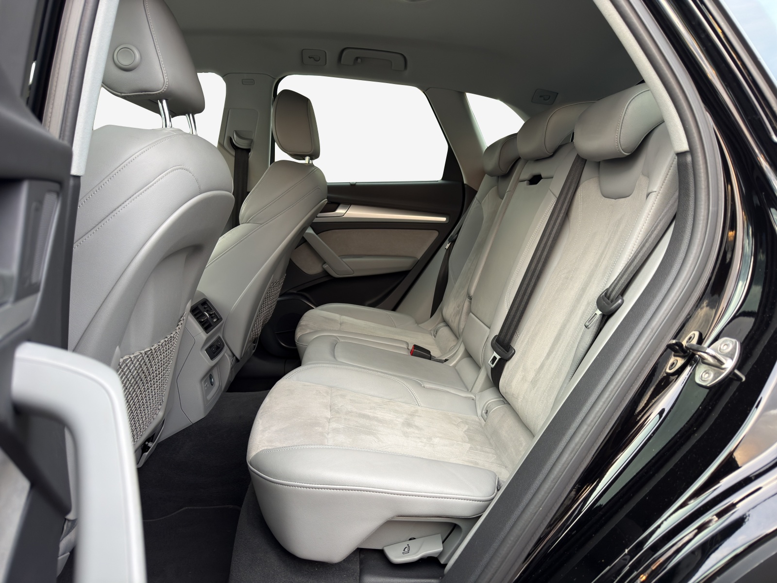 AUDI Q5 40 TDI quattro S-tronic-image-8