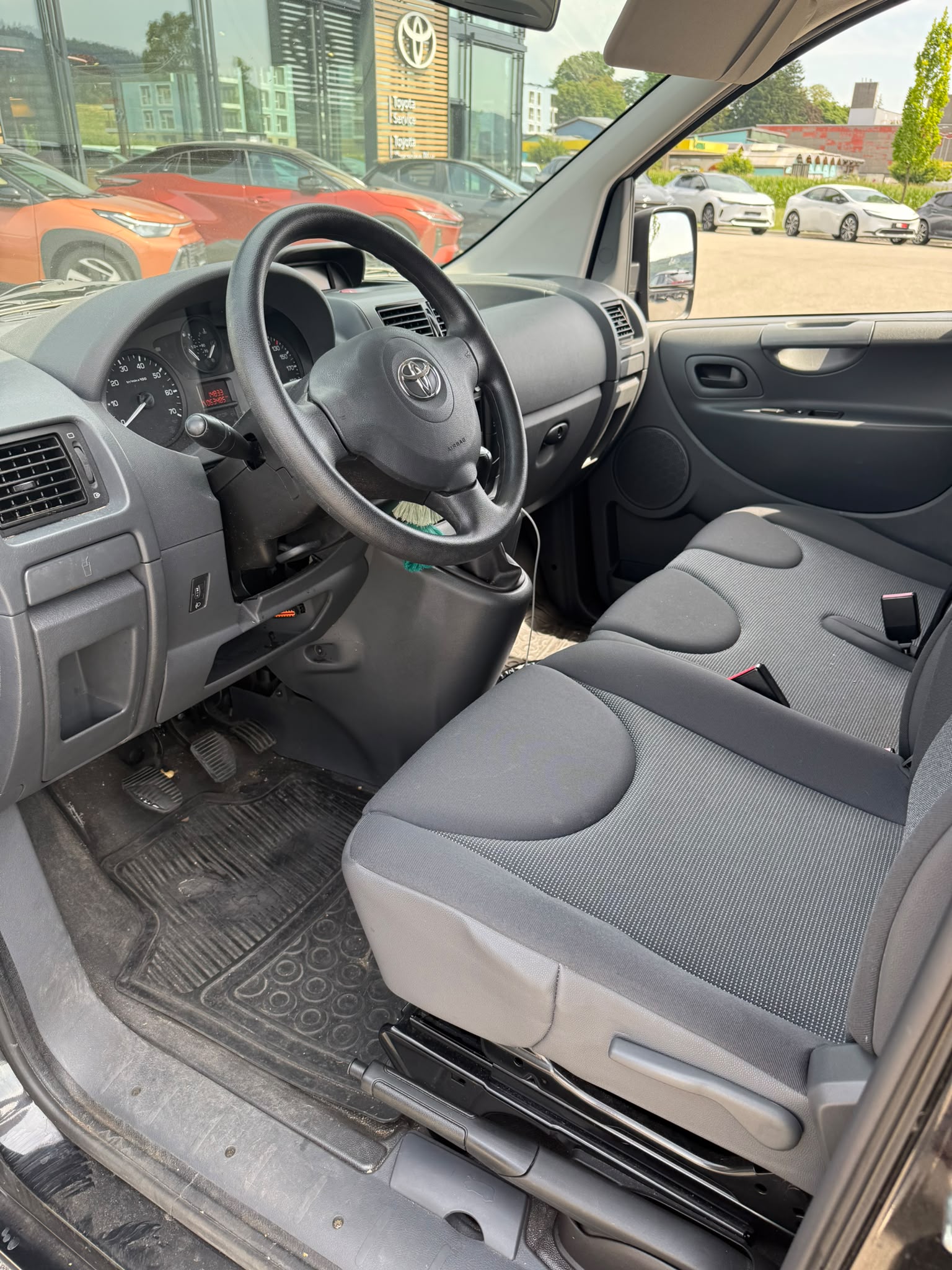TOYOTA 1.6 D Terra-image-6