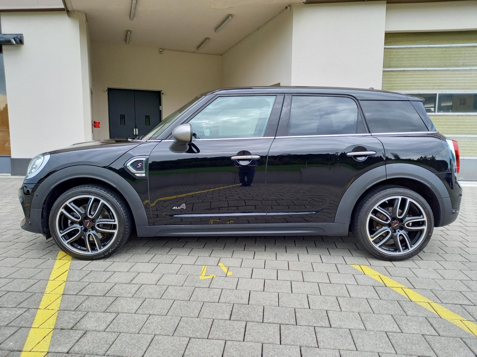MINI Countryman Cooper S ALL4 Steptronic-showroom-element-2
