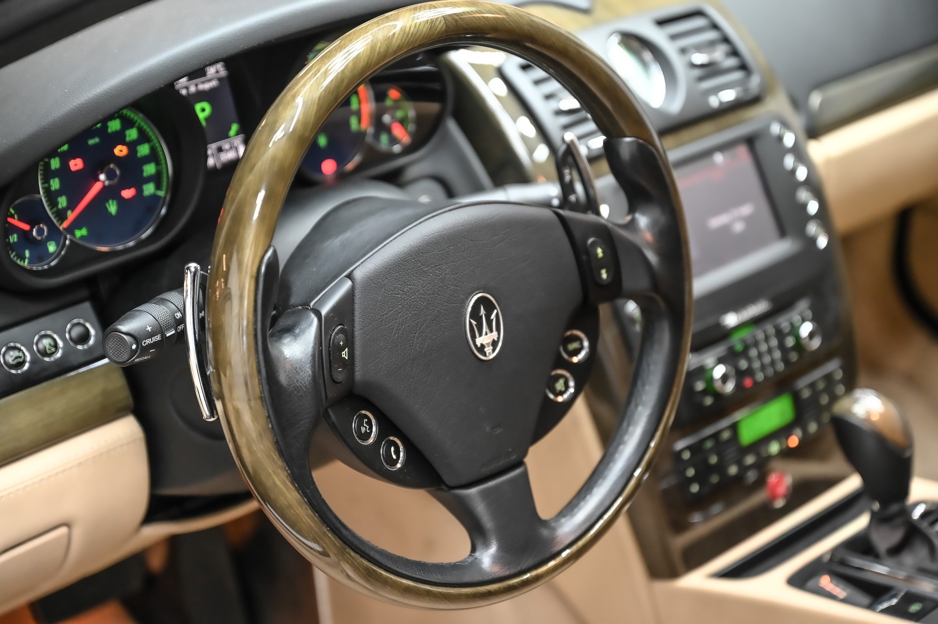 MASERATI Quattroporte 4.2 V8-image-18