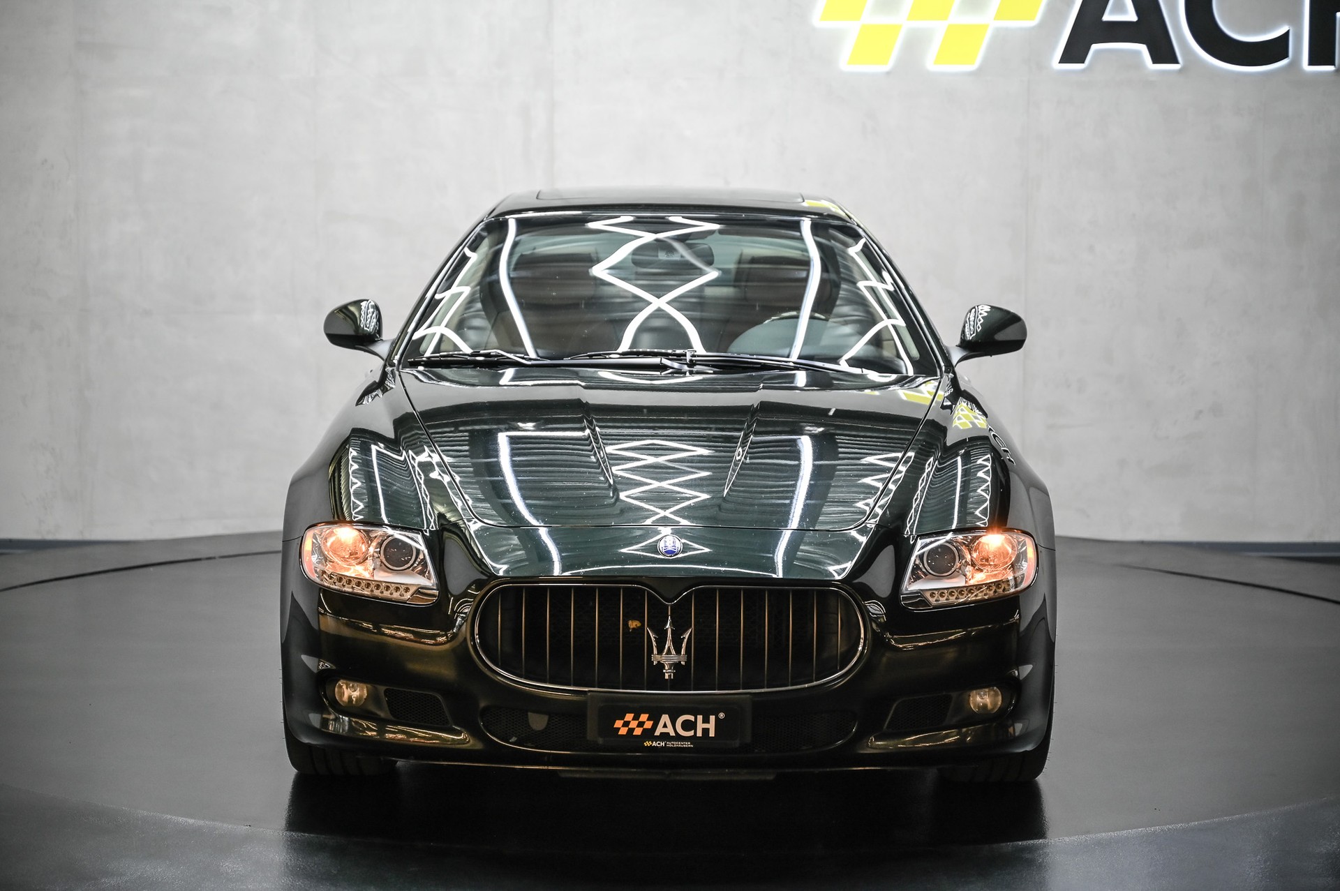 MASERATI Quattroporte 4.2 V8-showroom-element-1